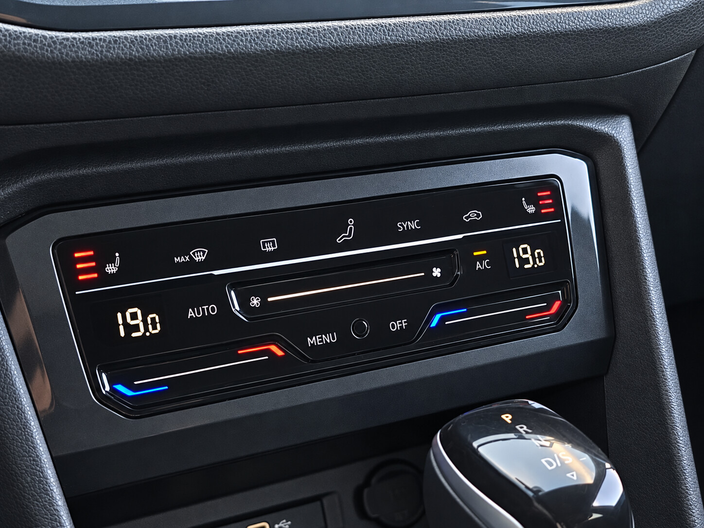 Volkswagen Tiguan Allspace - zdjęcie 27