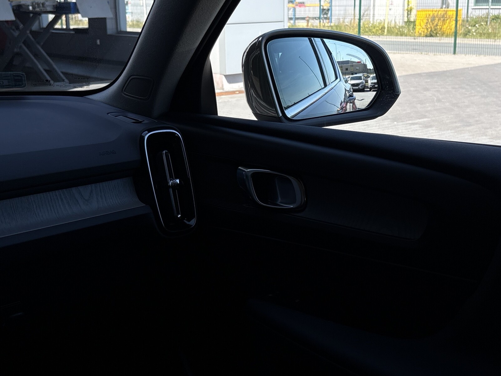Volvo XC 40 - zdjęcie 12