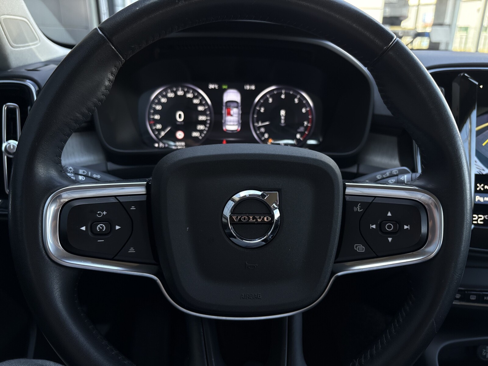 Volvo XC 40 - zdjęcie 16