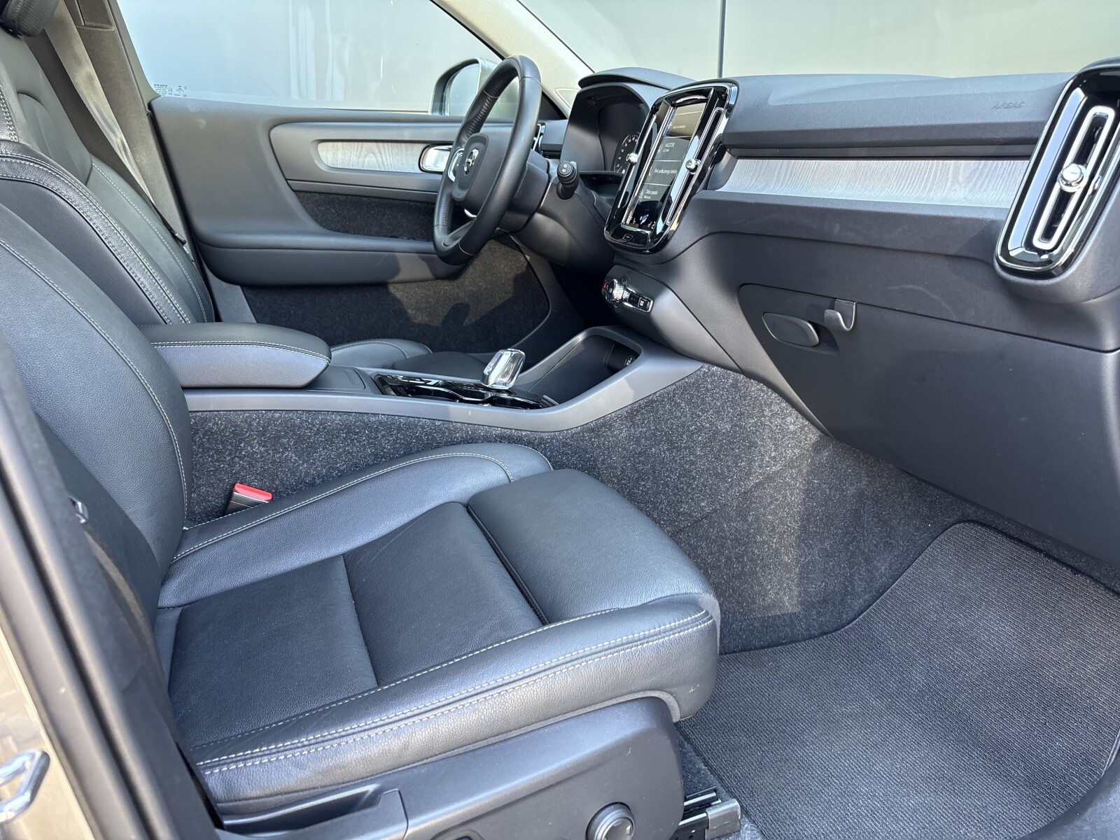 Volvo XC 40 - zdjęcie 26