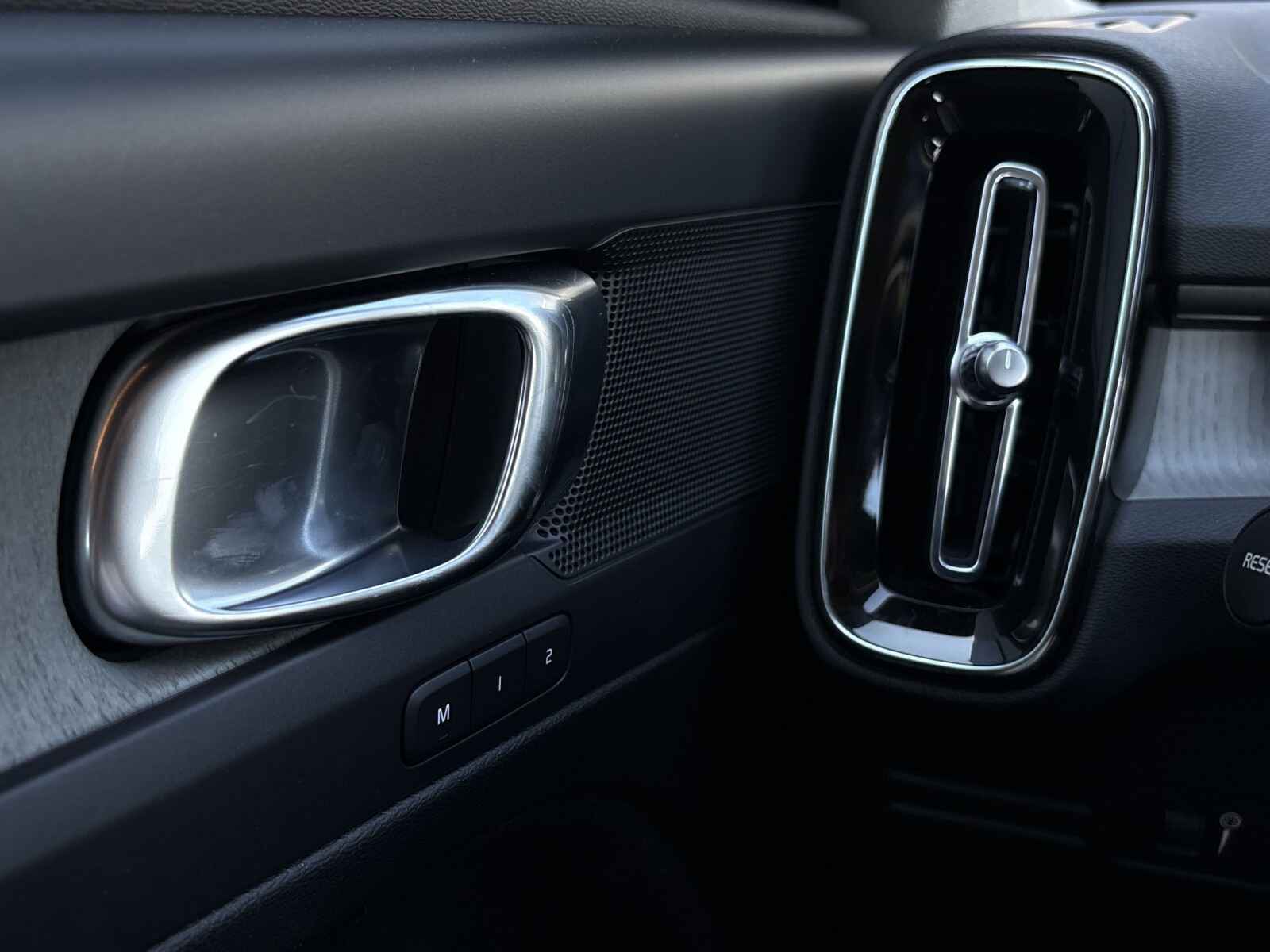 Volvo XC 40 - zdjęcie 10