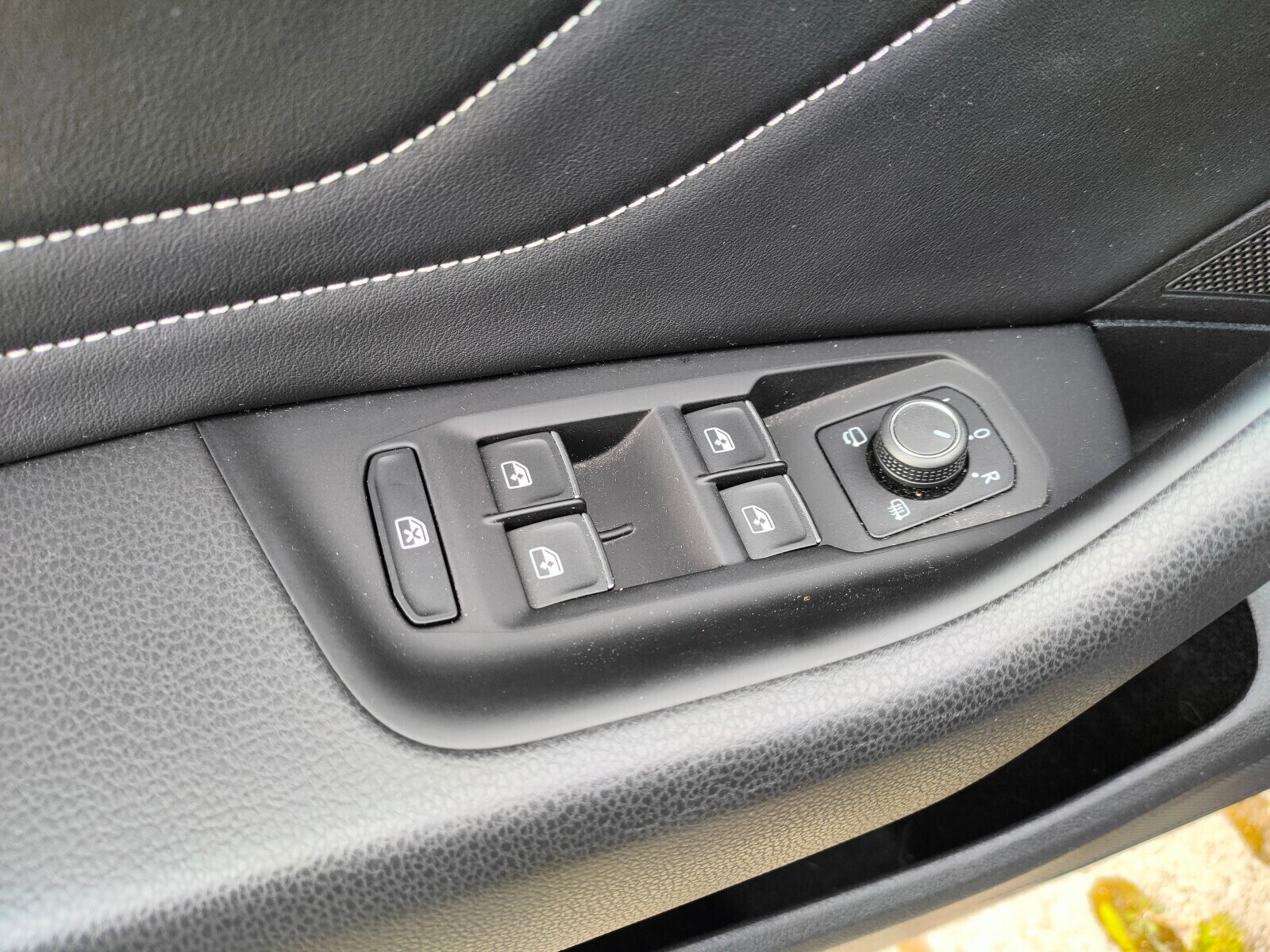 Volkswagen Arteon - zdjęcie 23