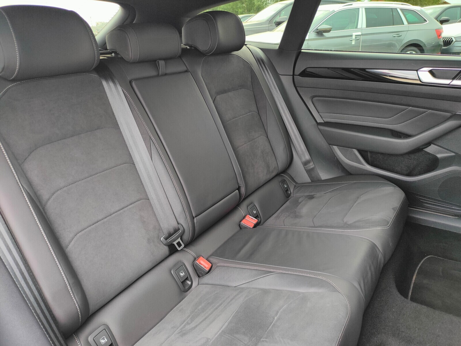 Volkswagen Arteon - zdjęcie 17