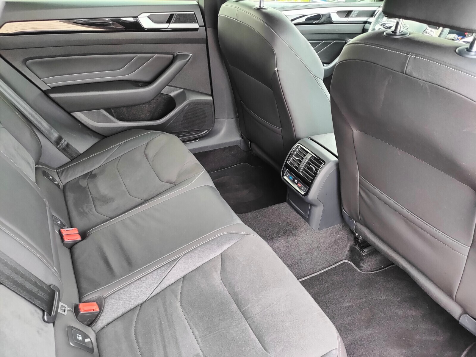 Volkswagen Arteon - zdjęcie 16
