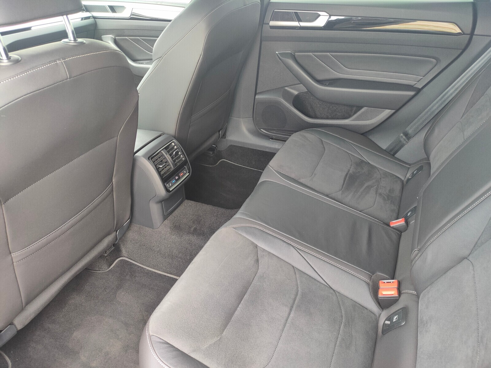 Volkswagen Arteon - zdjęcie 13