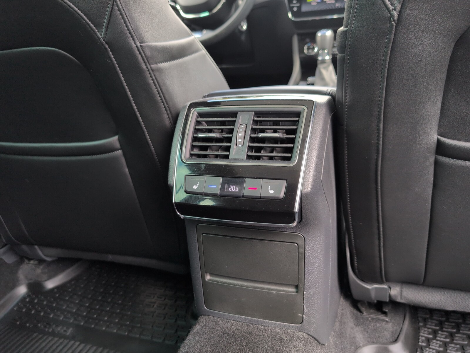 Škoda Superb - zdjęcie 14