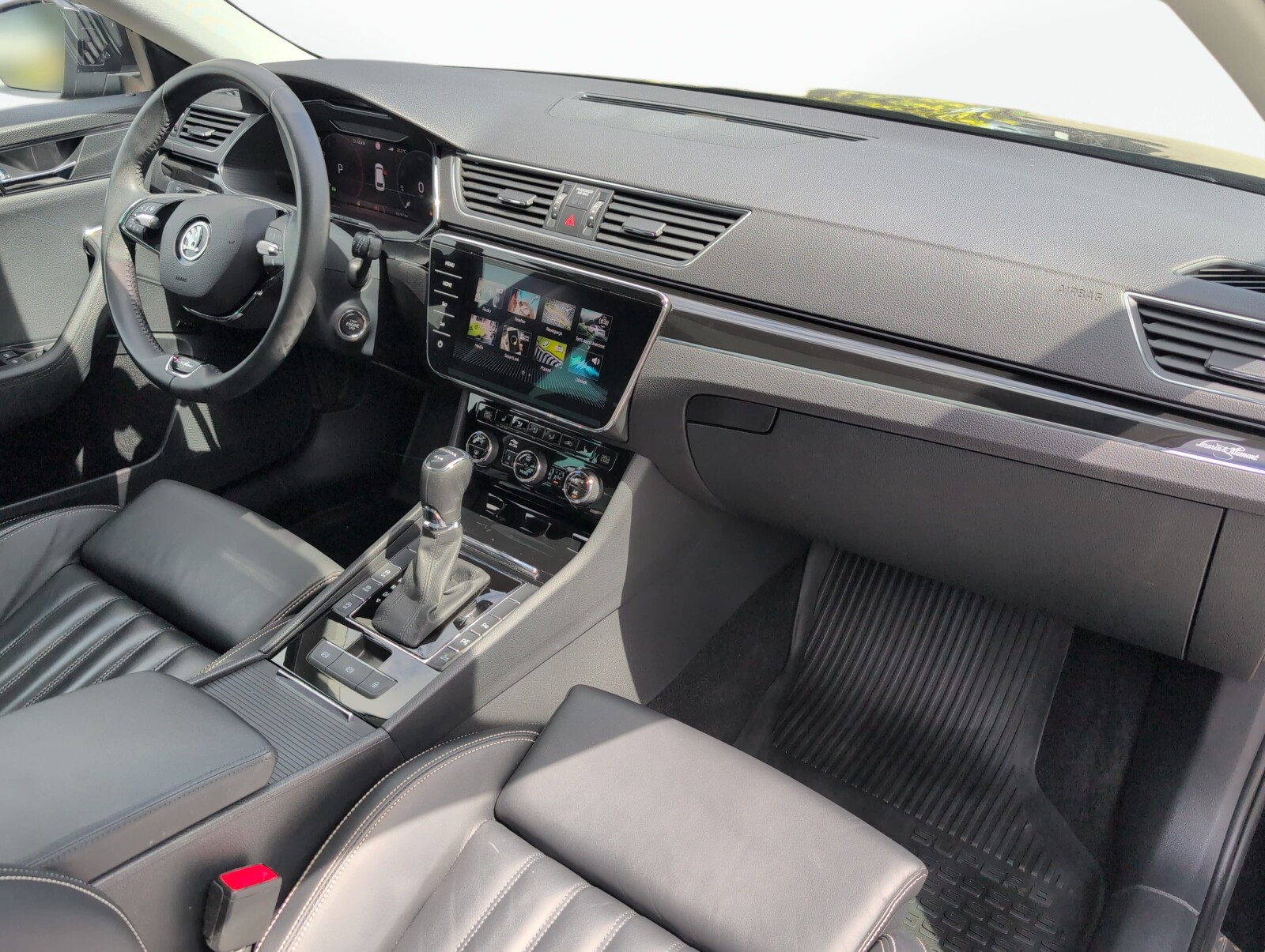 Škoda Superb - zdjęcie 18