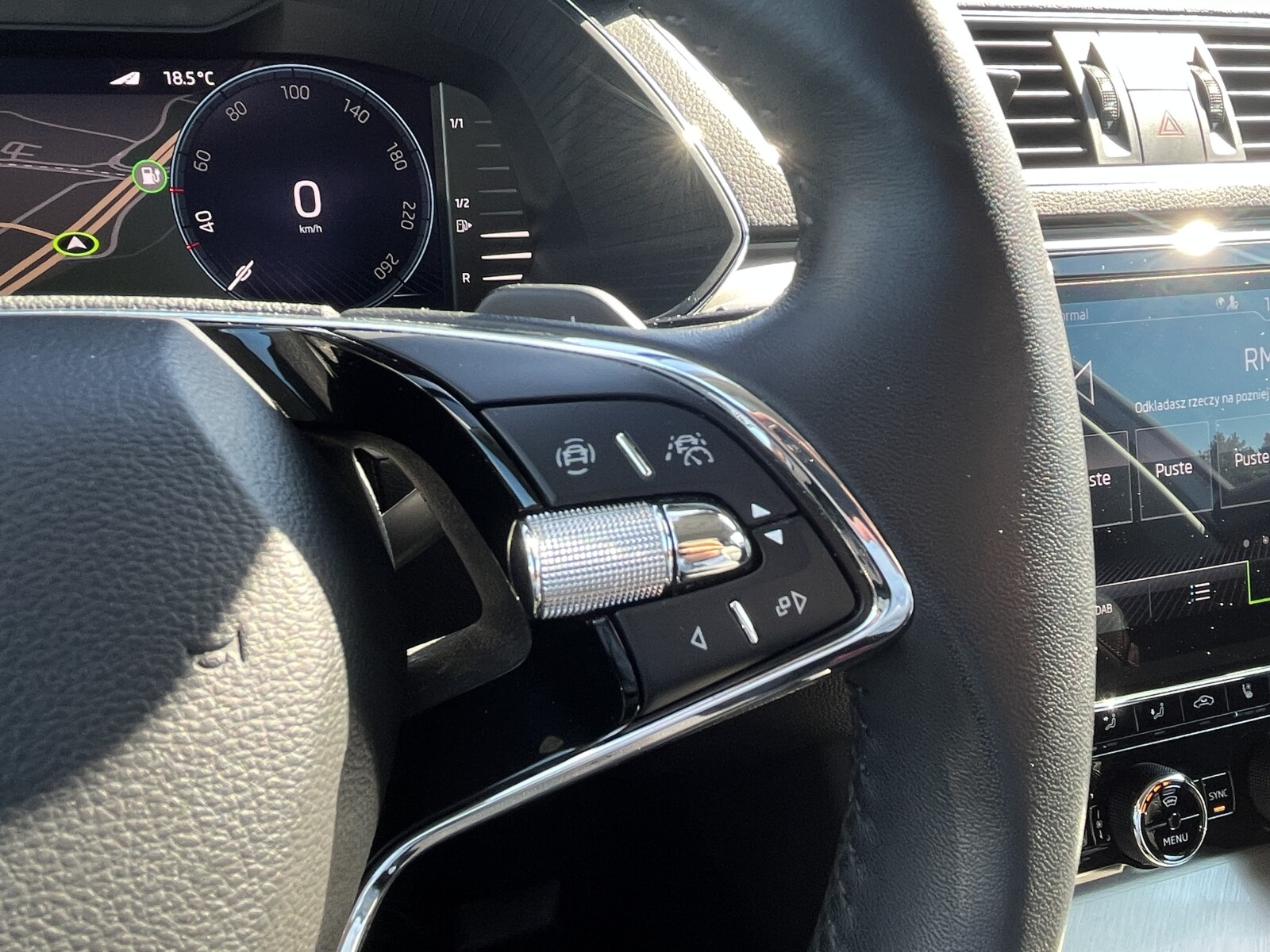 Škoda Superb Combi - zdjęcie 30
