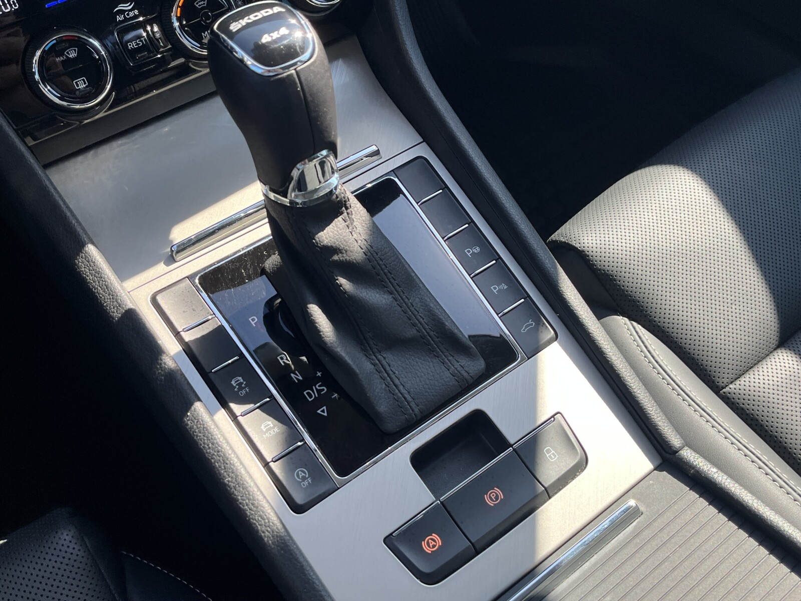 Škoda Superb Combi - zdjęcie 31