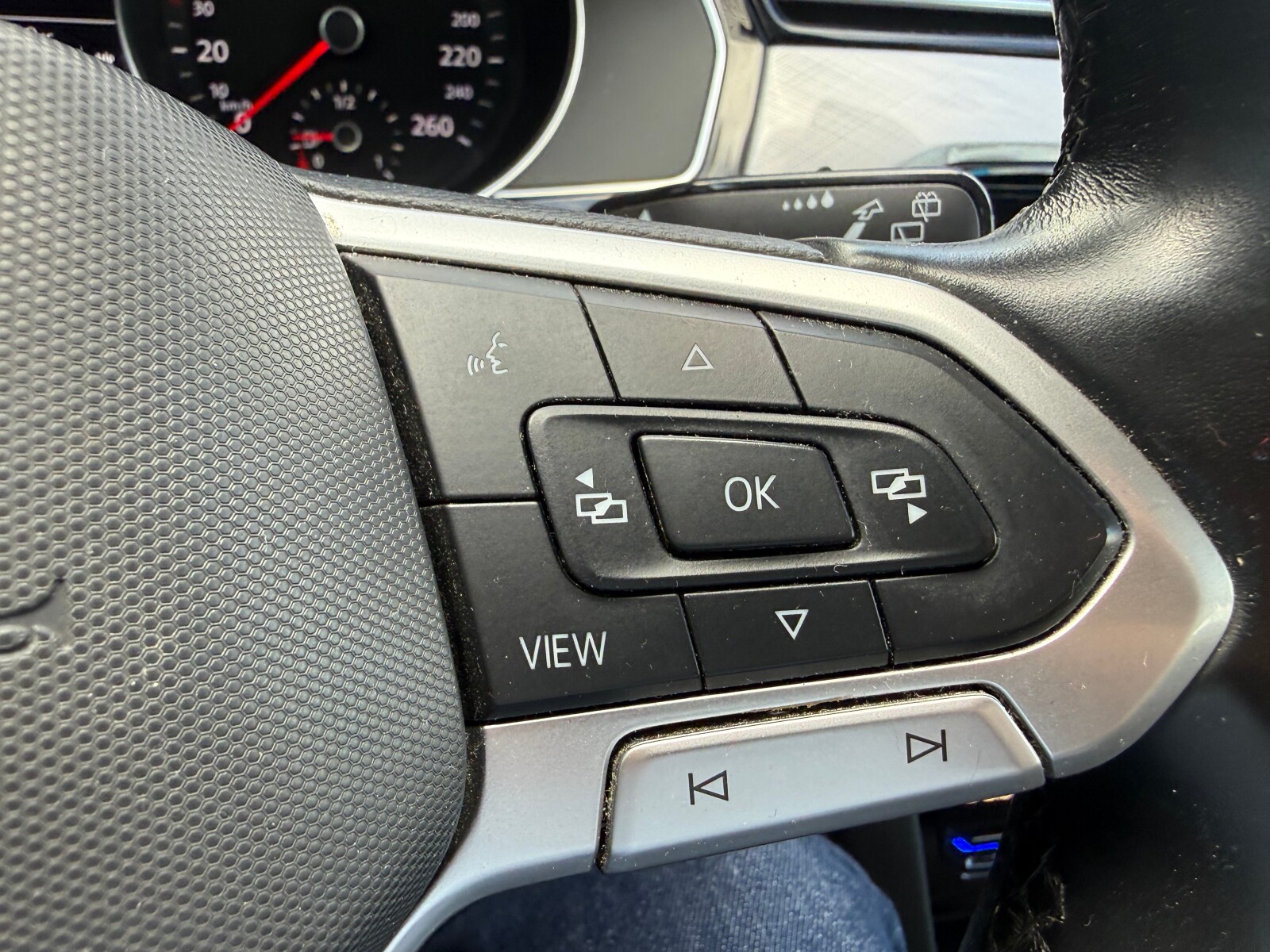 Volkswagen Passat Variant - zdjęcie 26