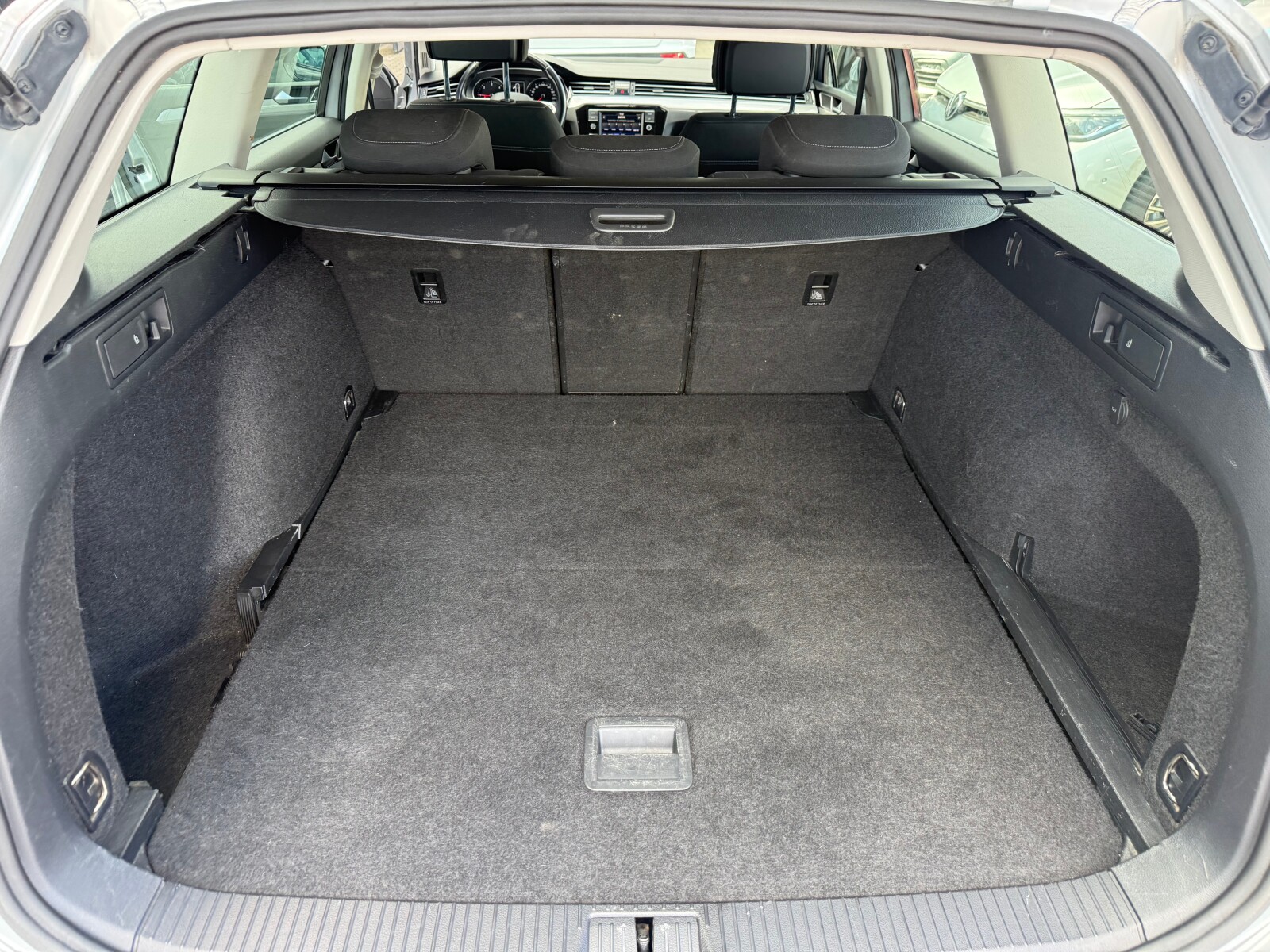 Volkswagen Passat Variant - zdjęcie 19