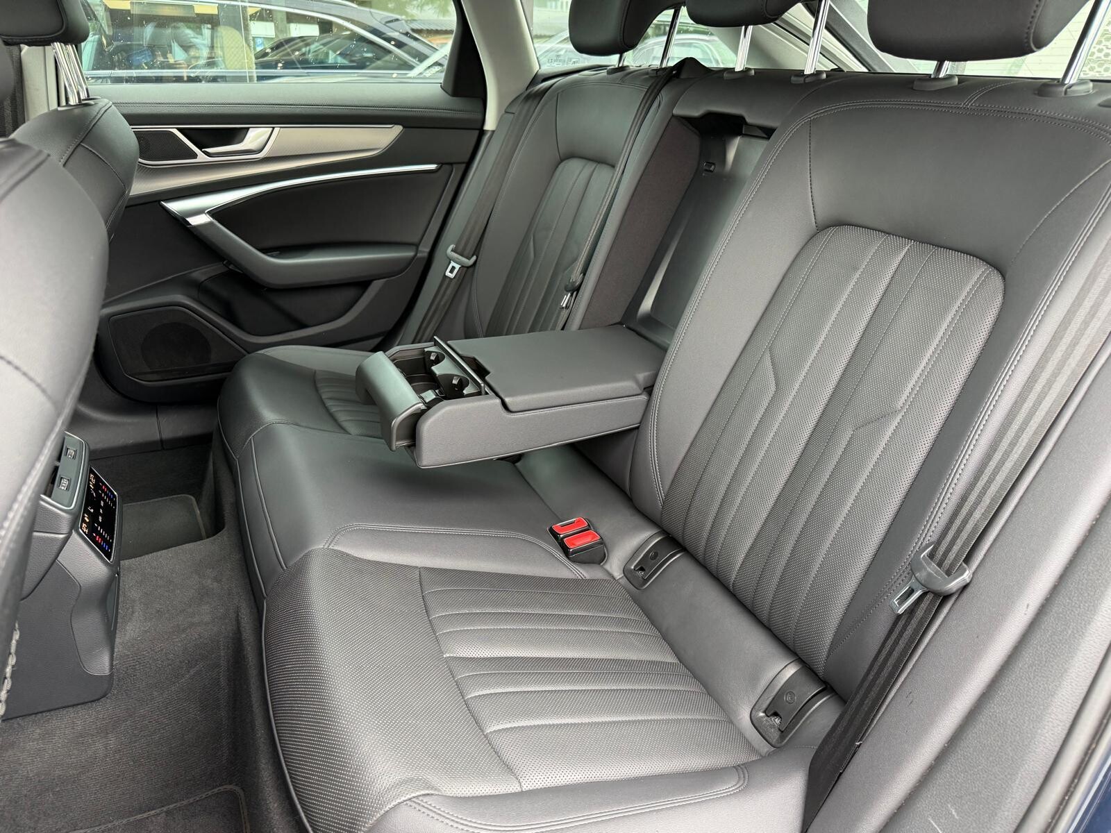 Audi A6 Avant - zdjęcie 19