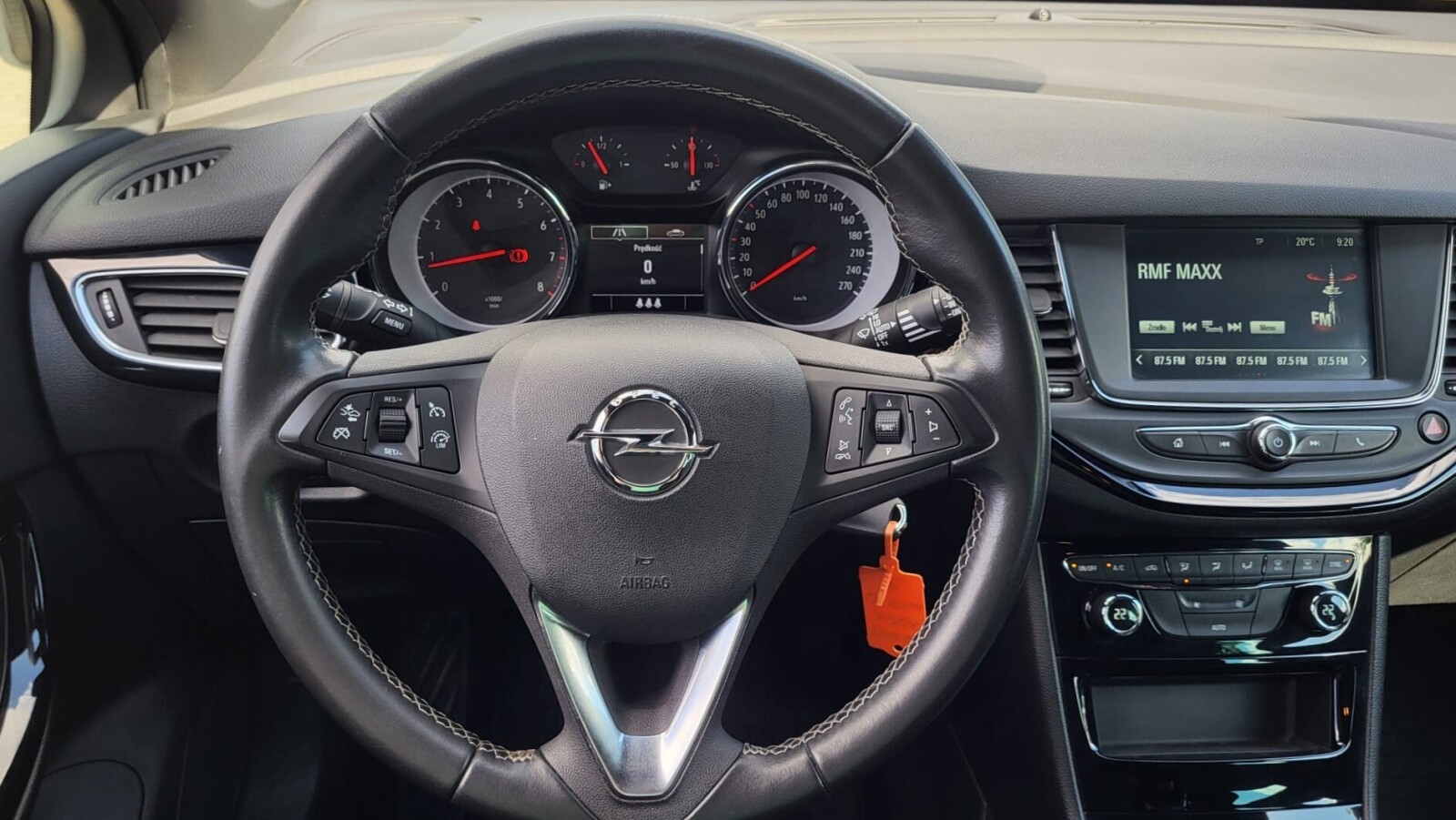 Opel Astra - zdjęcie 17