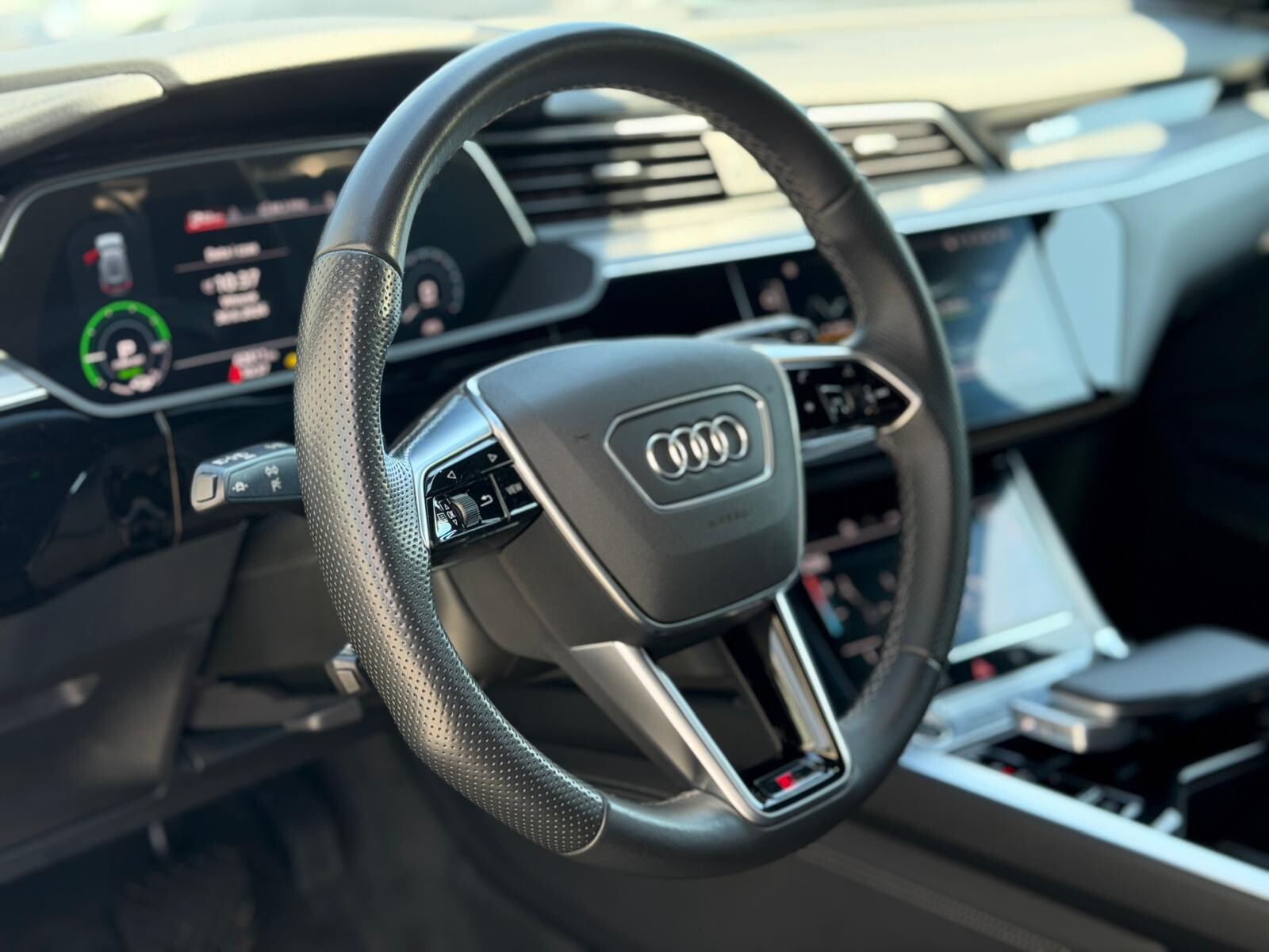 Audi e-tron - zdjęcie 17