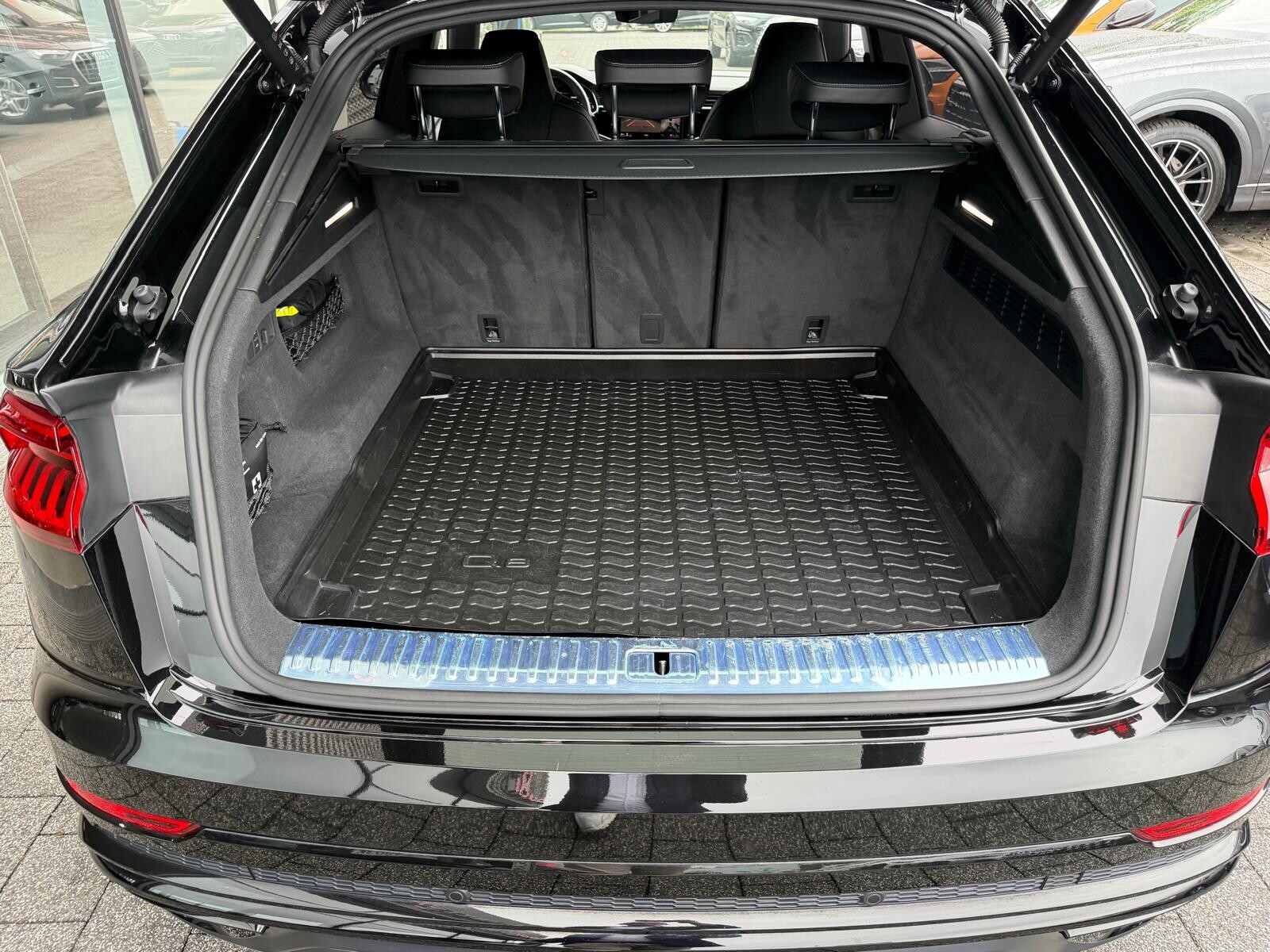 Audi Q8 - zdjęcie 26