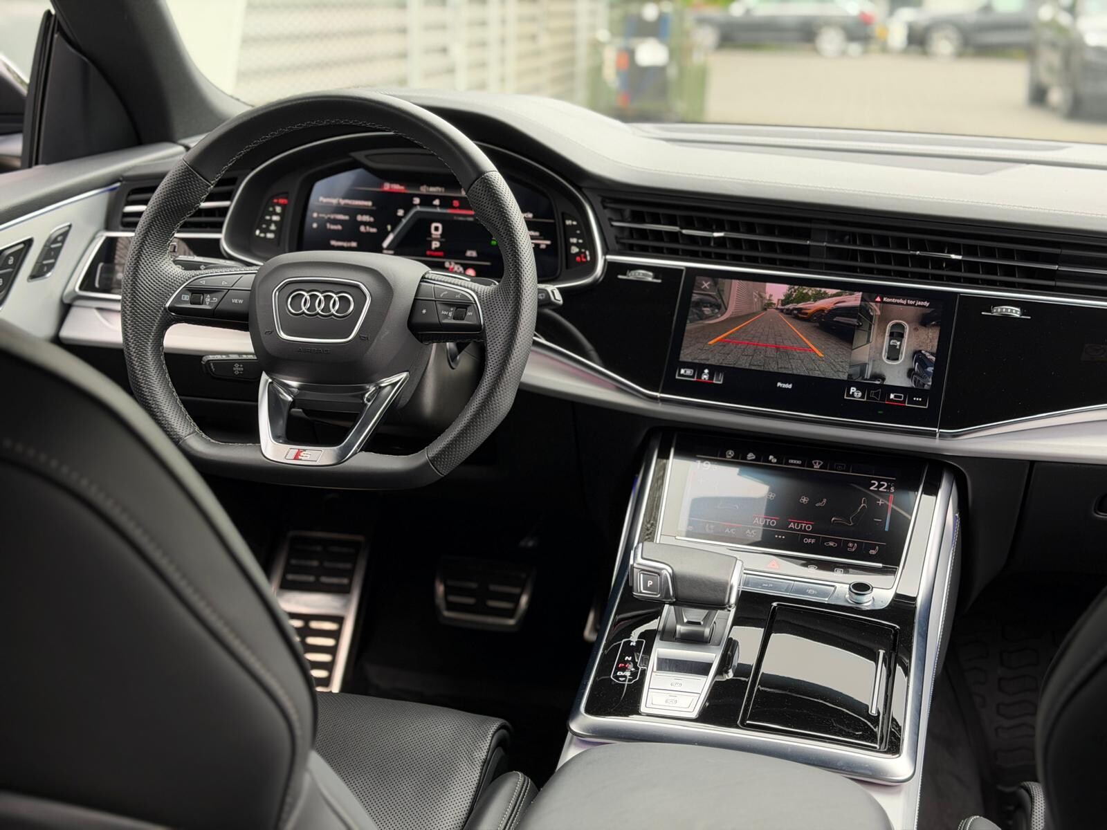 Audi Q8 - zdjęcie 24