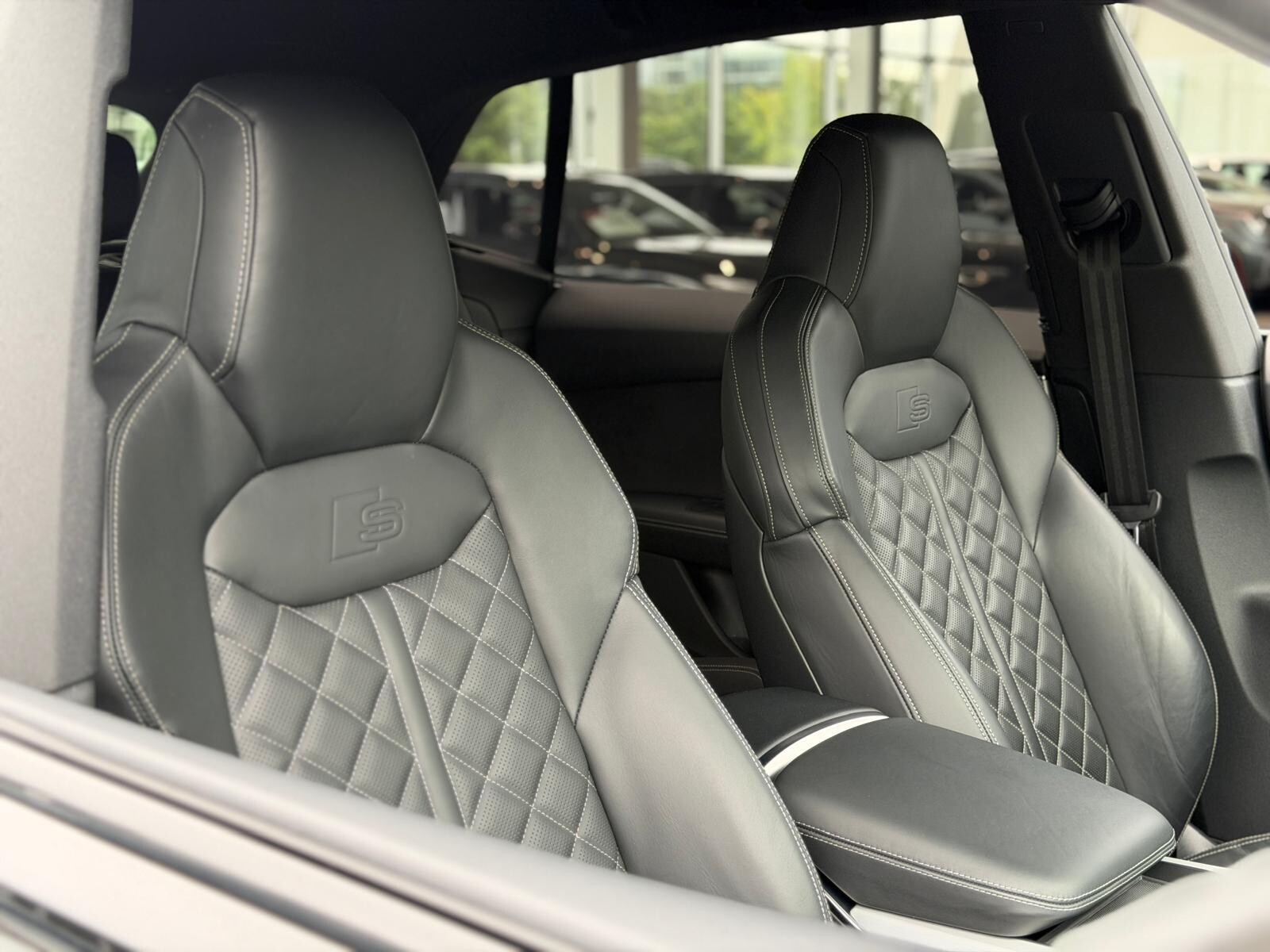 Audi Q8 - zdjęcie 29