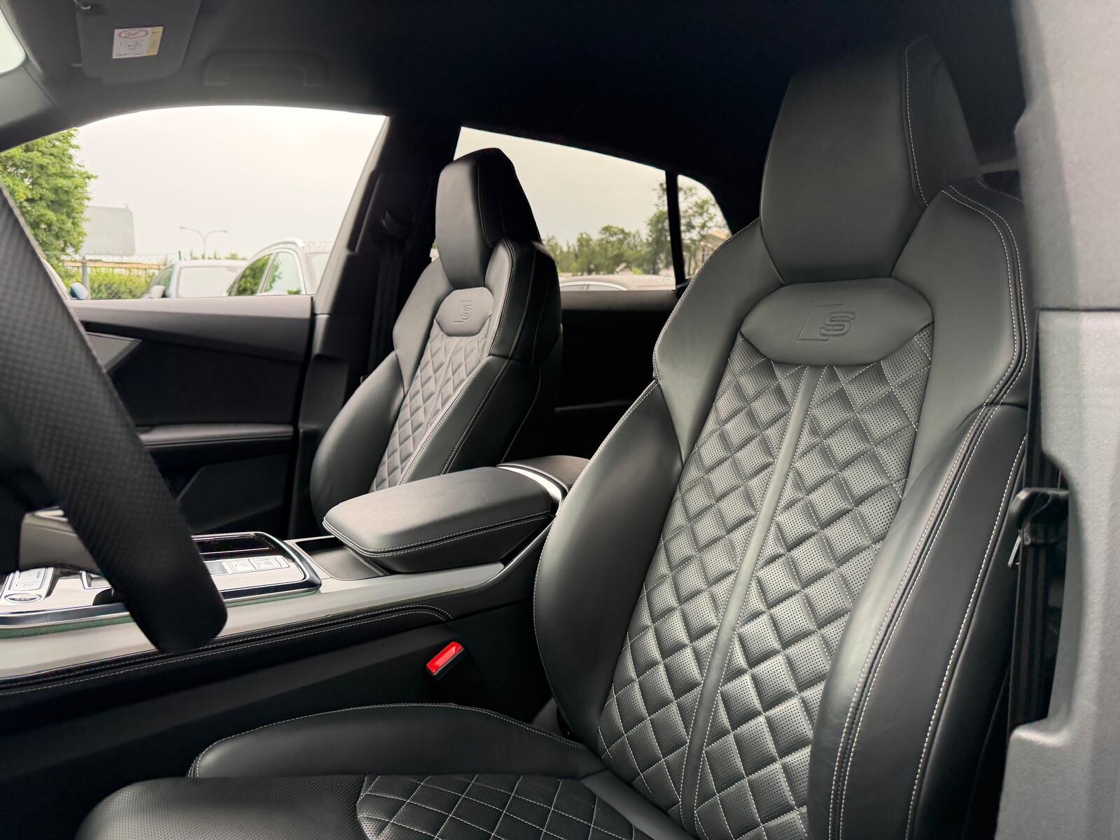 Audi Q8 - zdjęcie 13