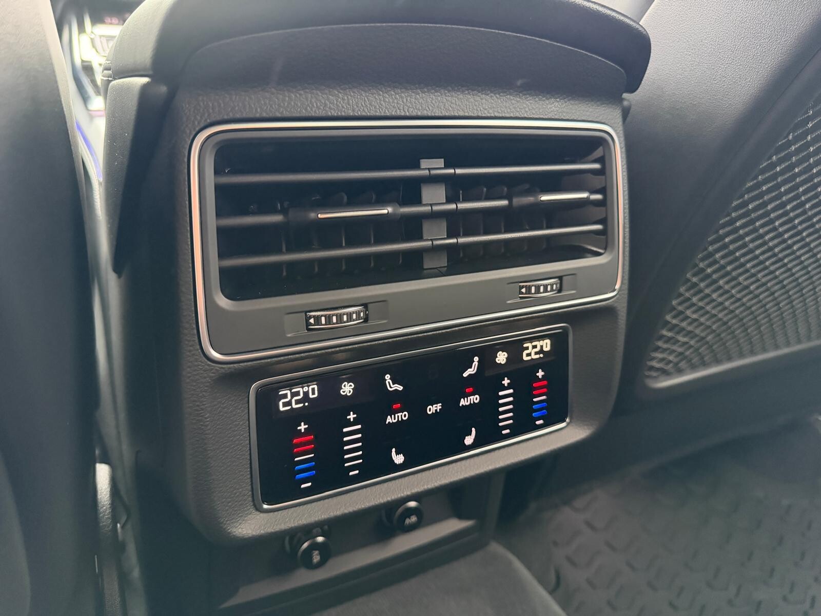 Audi Q8 - zdjęcie 22
