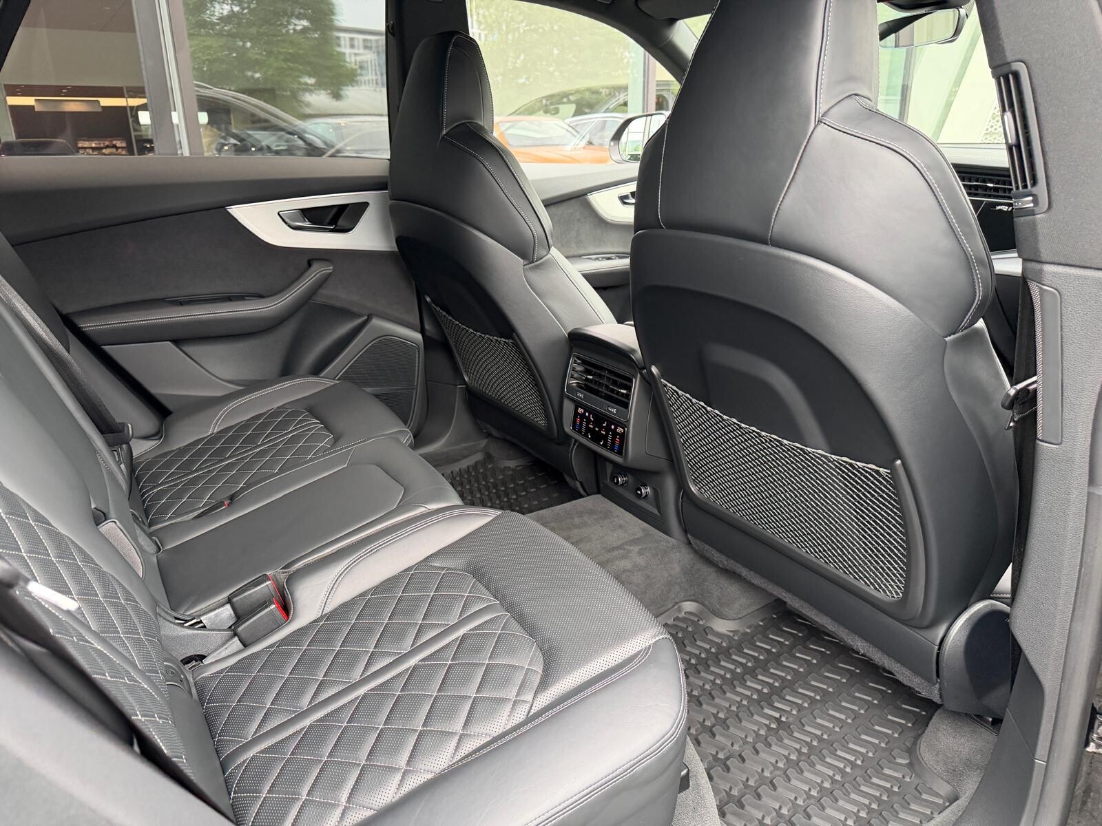 Audi Q8 - zdjęcie 27