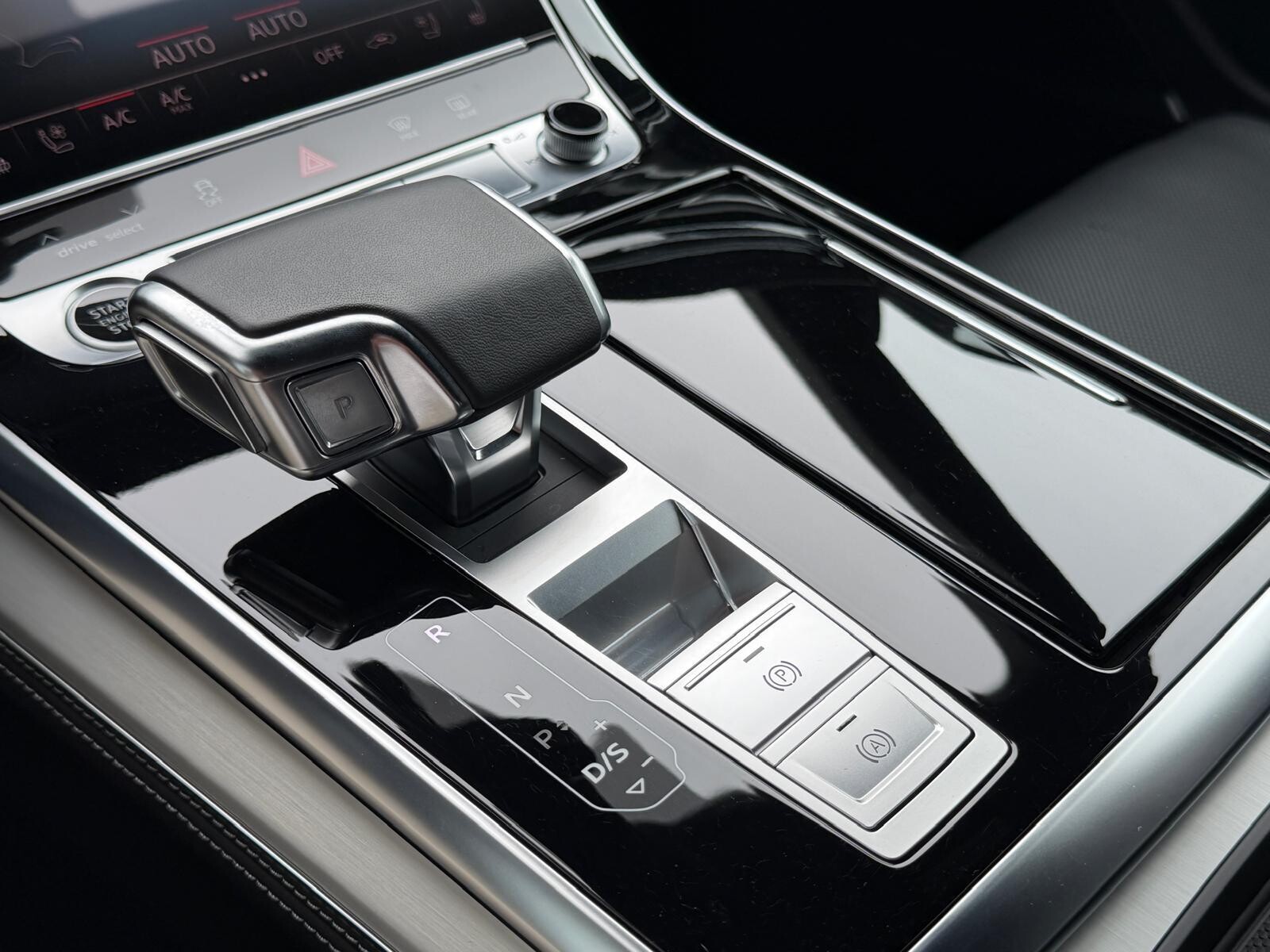 Audi Q8 - zdjęcie 12