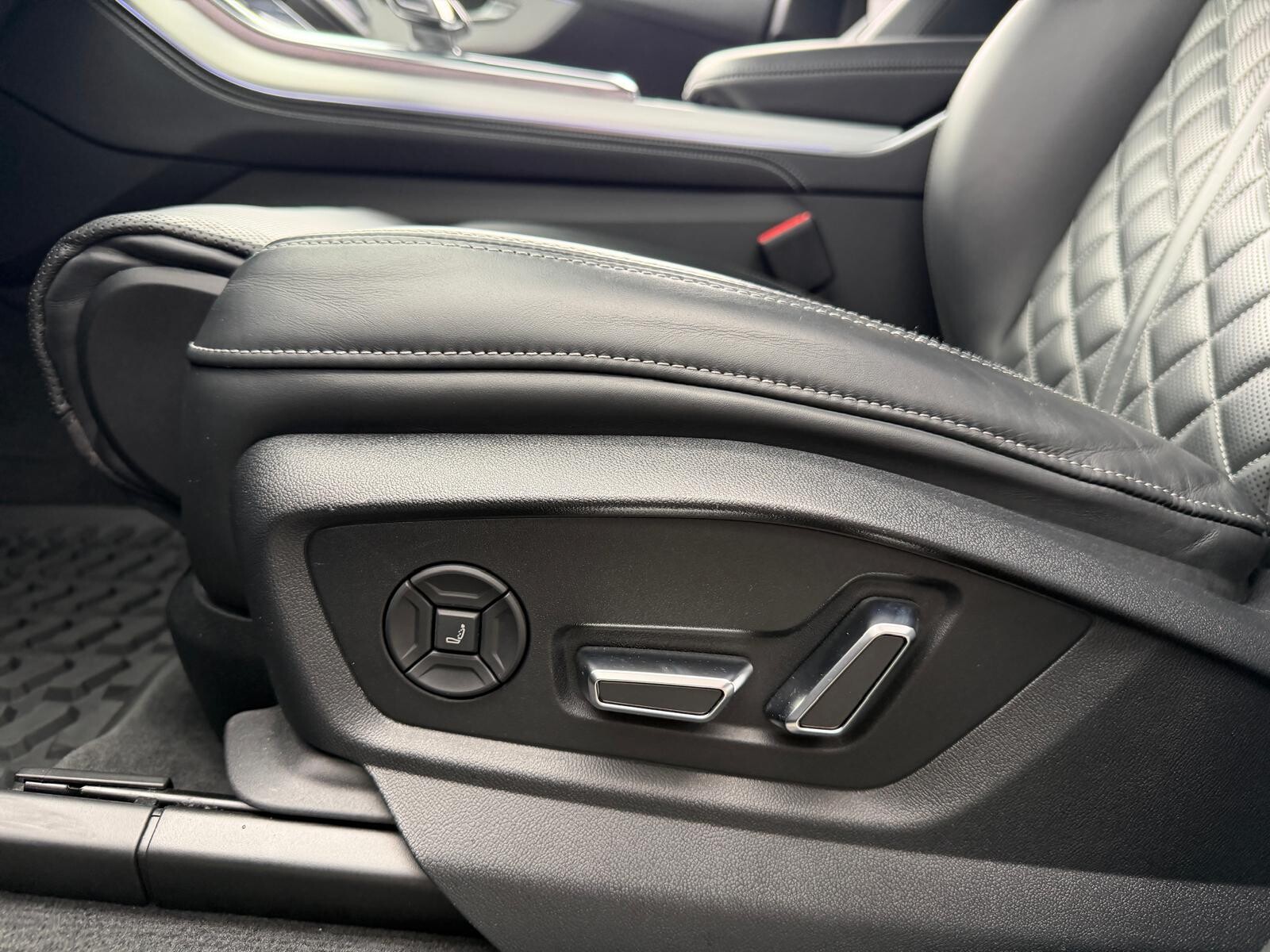 Audi Q8 - zdjęcie 16