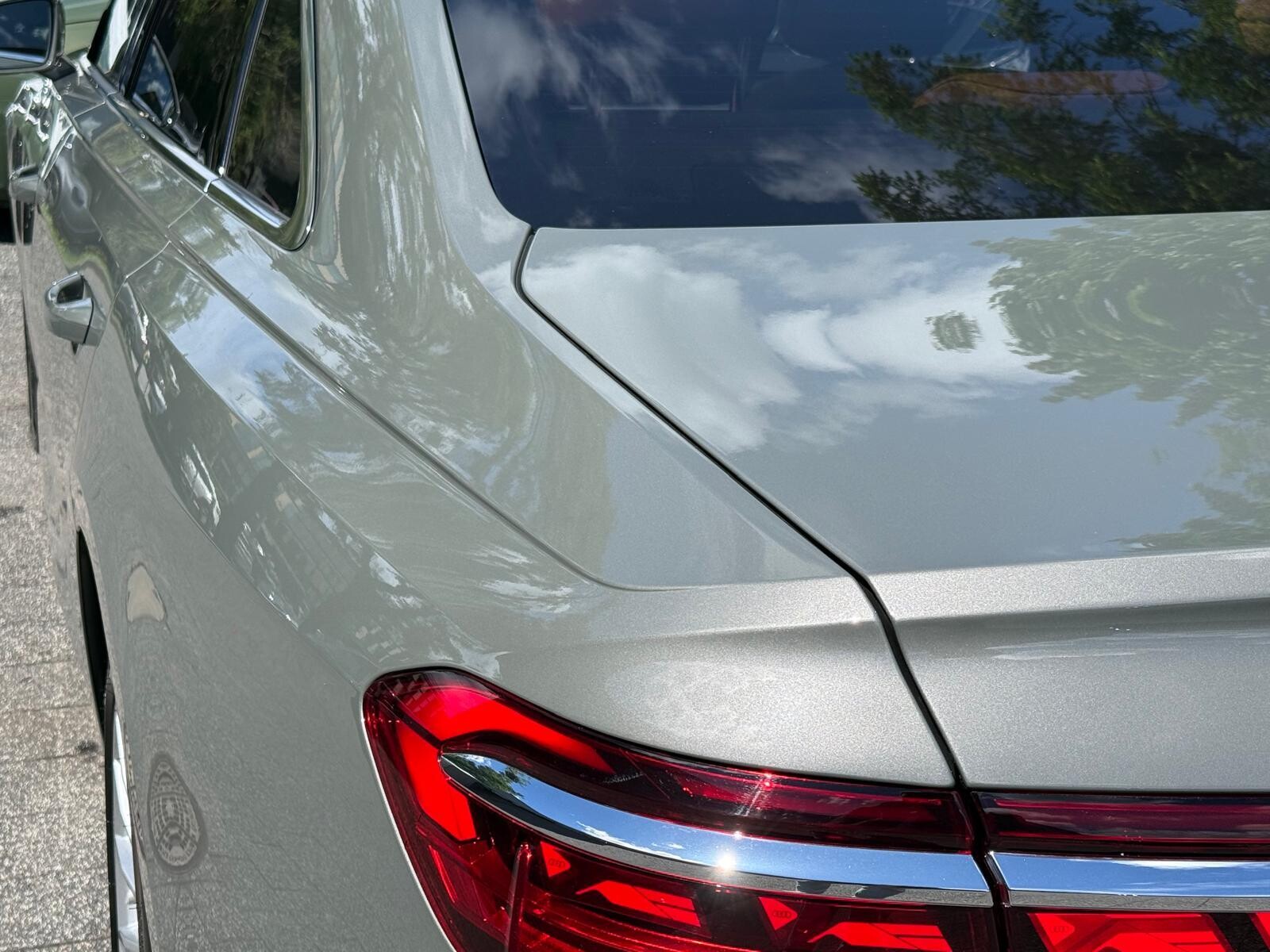 Audi A8 - zdjęcie 11