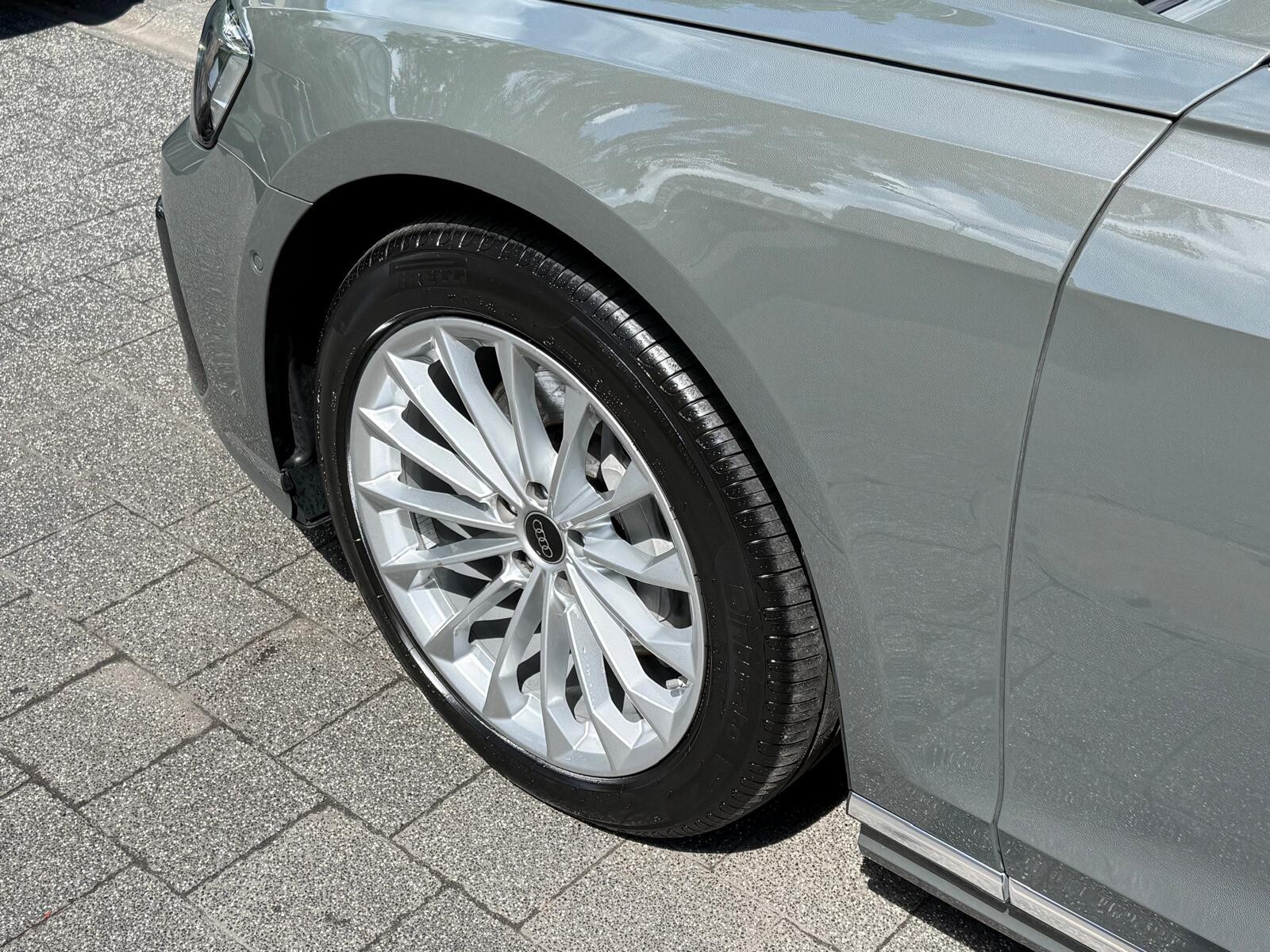Audi A8 - zdjęcie 12