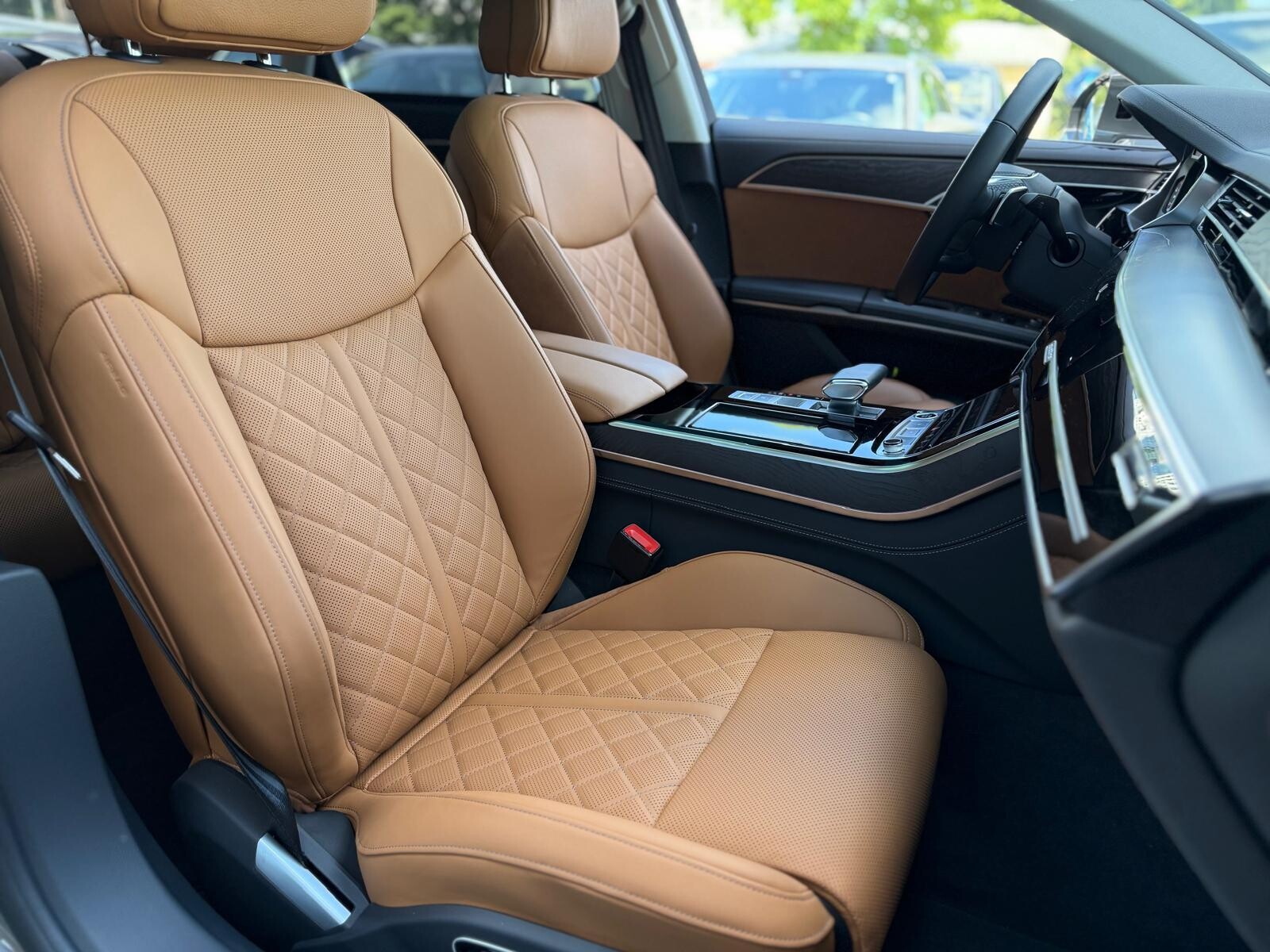 Audi A8 - zdjęcie 28