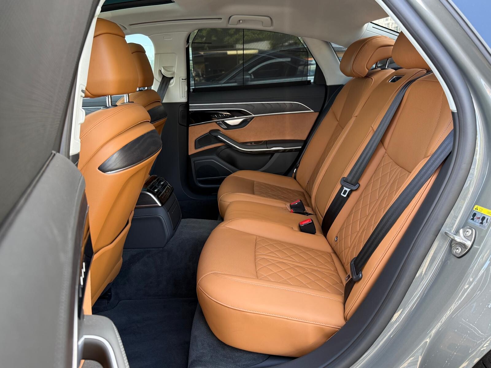 Audi A8 - zdjęcie 22