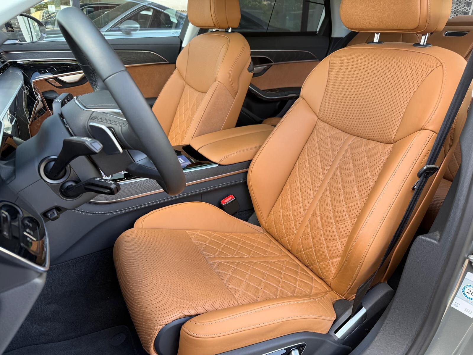 Audi A8 - zdjęcie 17