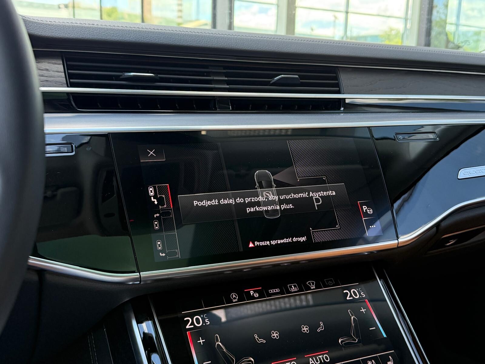 Audi A8 - zdjęcie 37