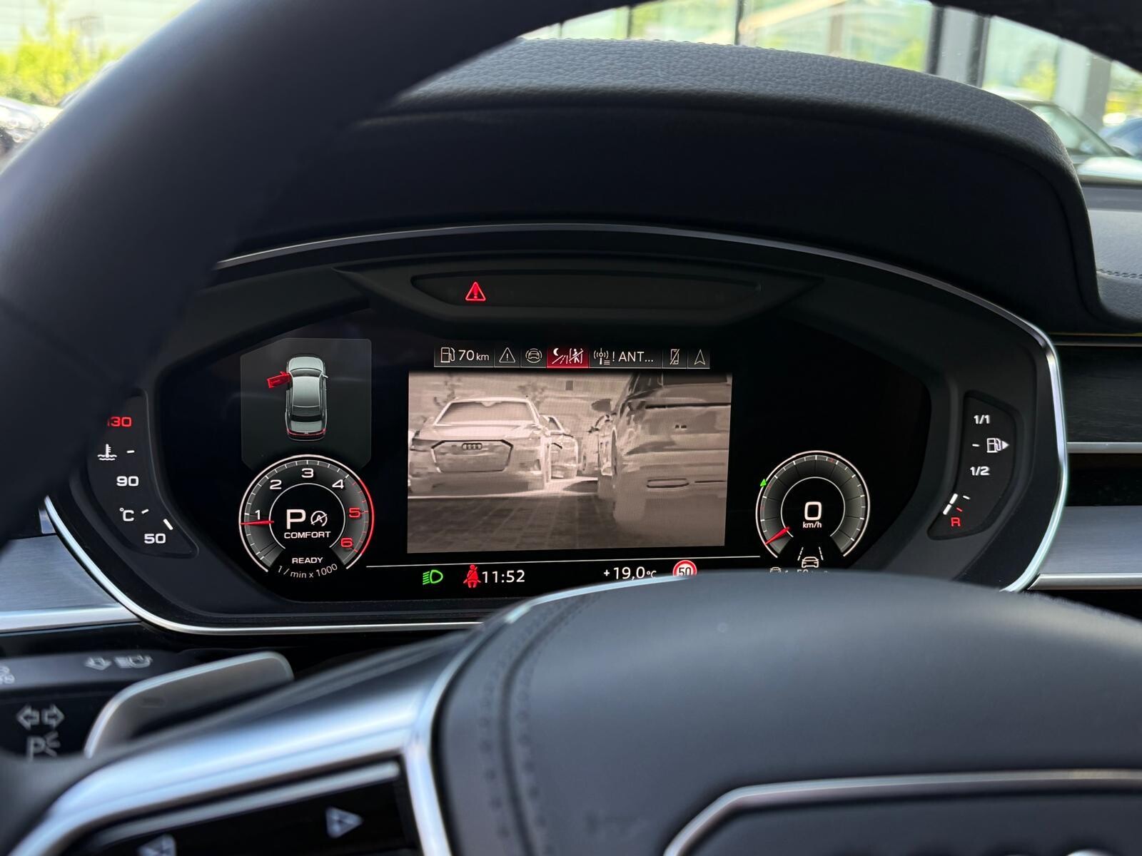 Audi A8 - zdjęcie 16