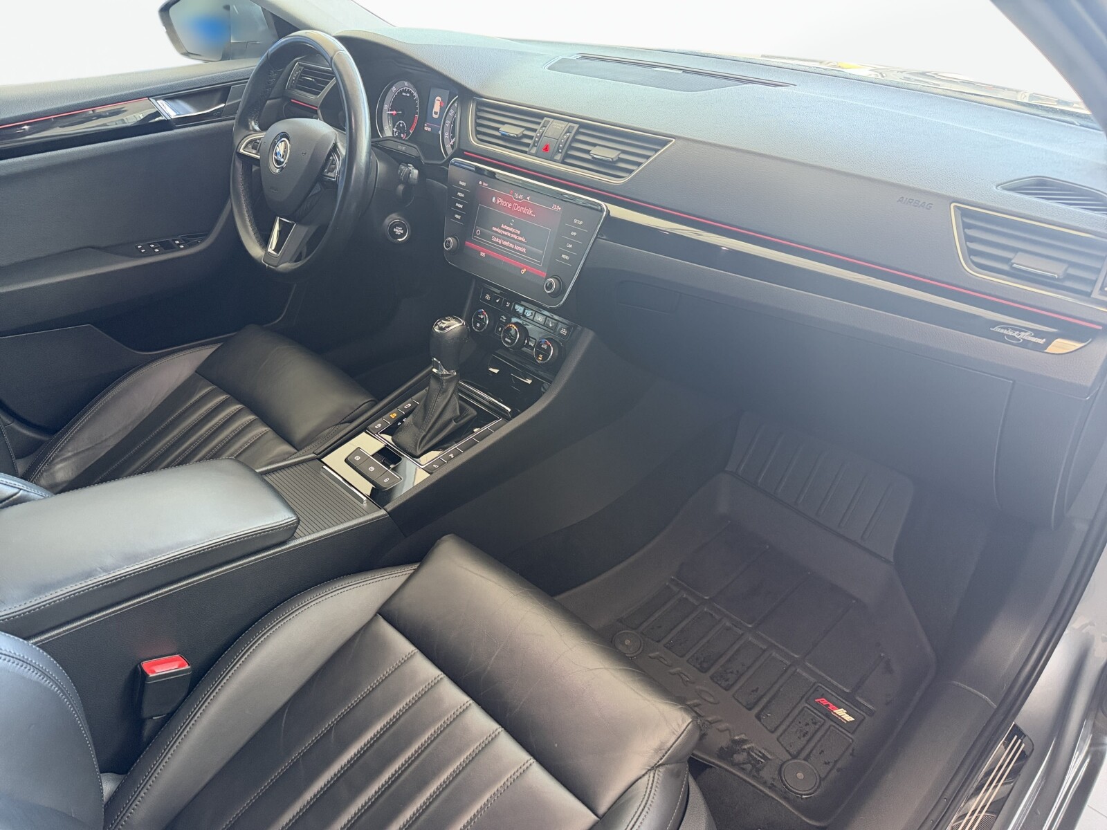 Škoda Superb Combi - zdjęcie 20