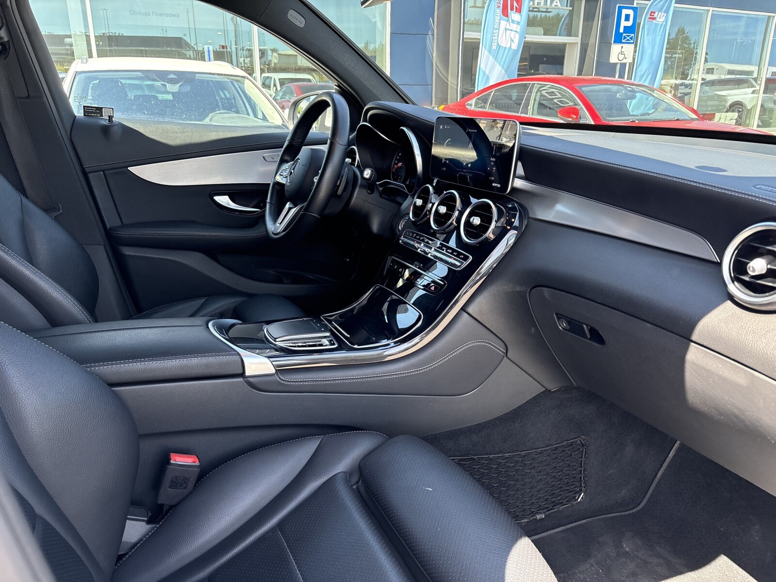 Mercedes-Benz GLC 200 - zdjęcie 9