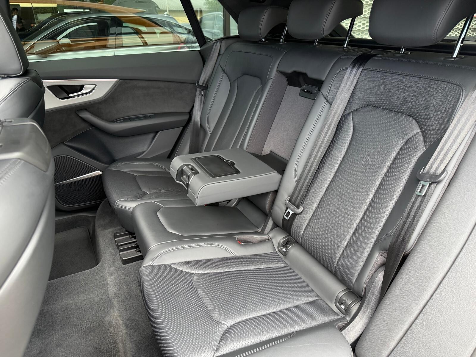 Audi Q8 - zdjęcie 21