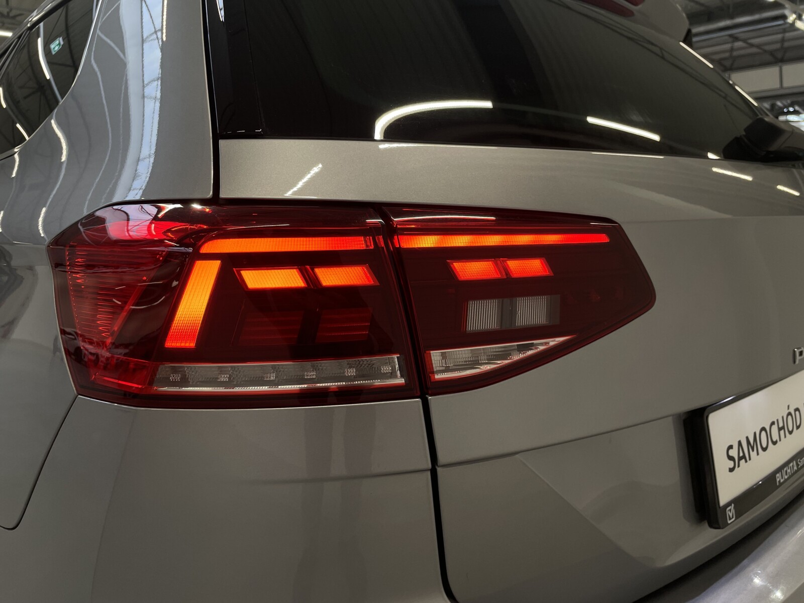 Volkswagen Passat - zdjęcie 9