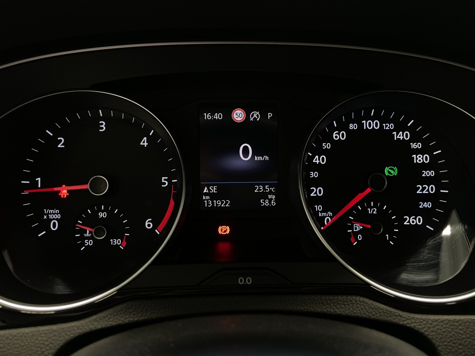 Volkswagen Passat - zdjęcie 27