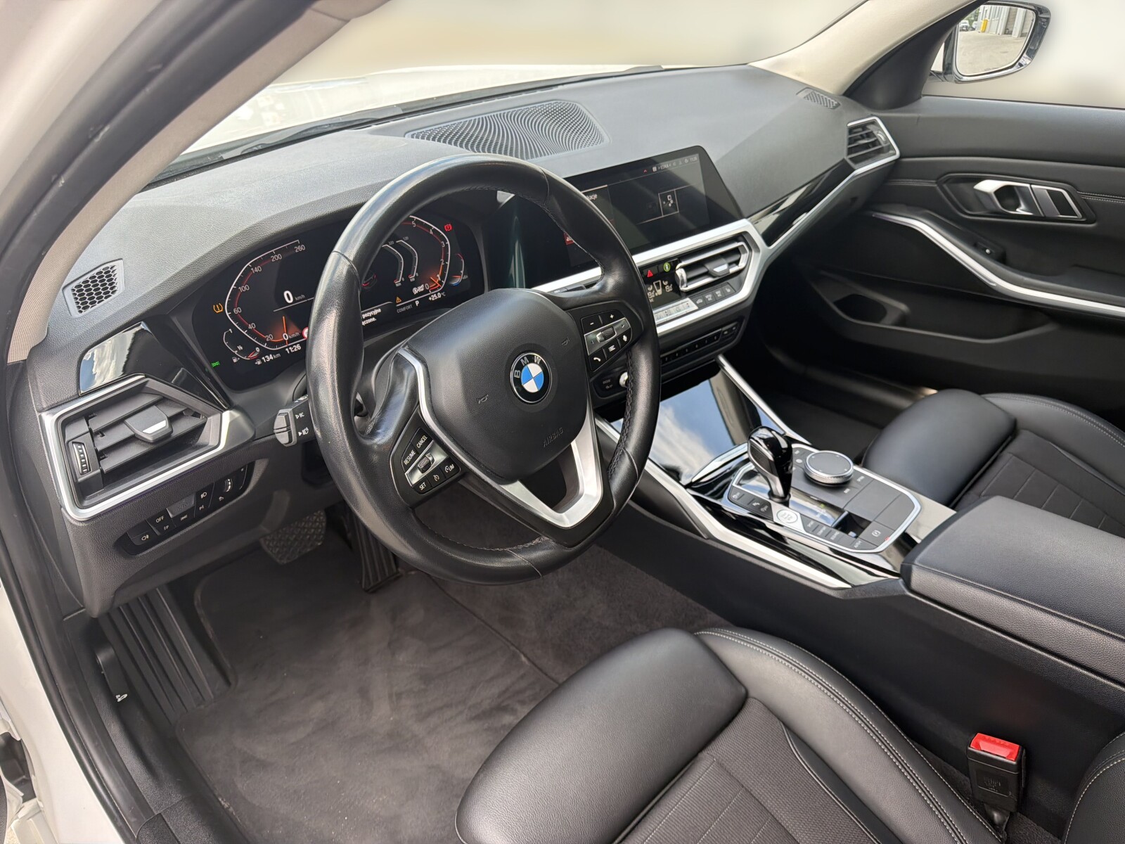 BMW 318i - zdjęcie 9