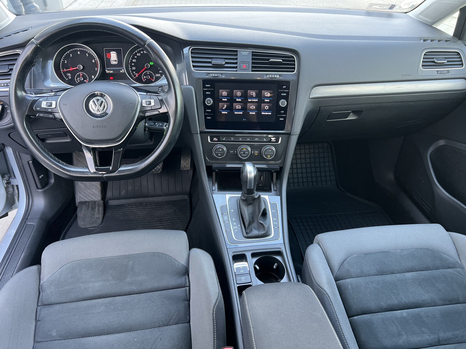 Volkswagen Golf - zdjęcie 9