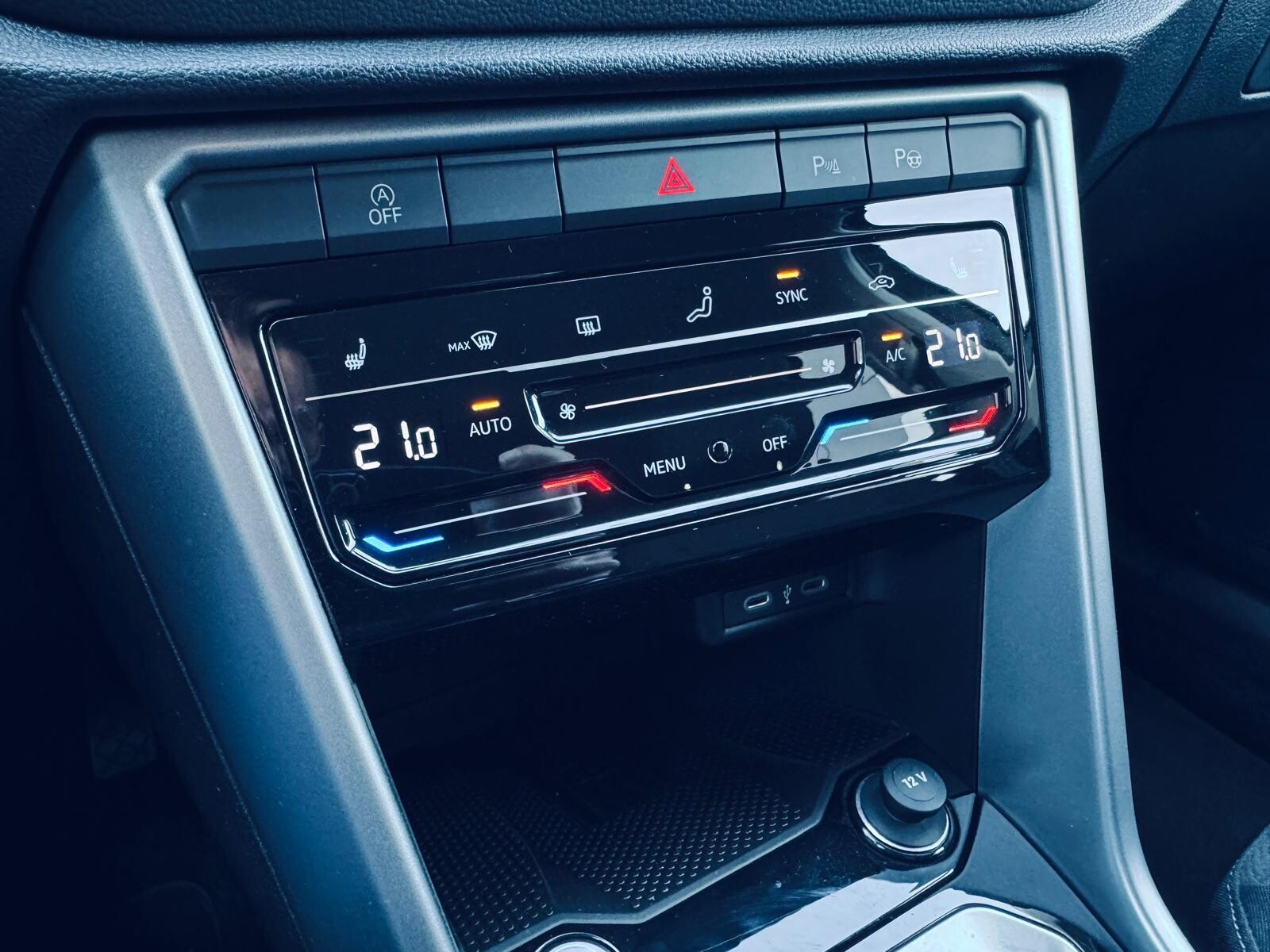 Volkswagen T-Roc - zdjęcie 27