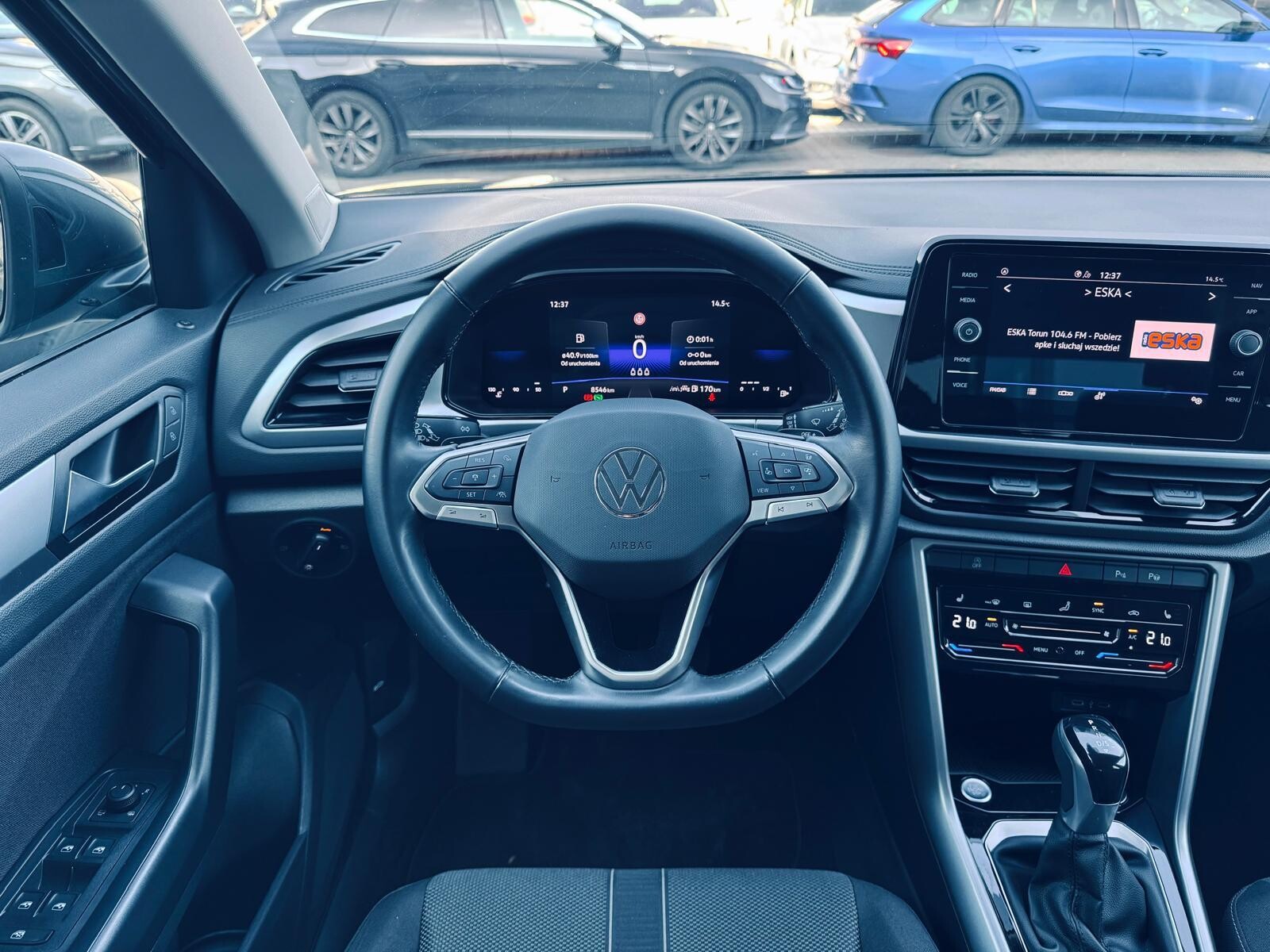 Volkswagen T-Roc - zdjęcie 18