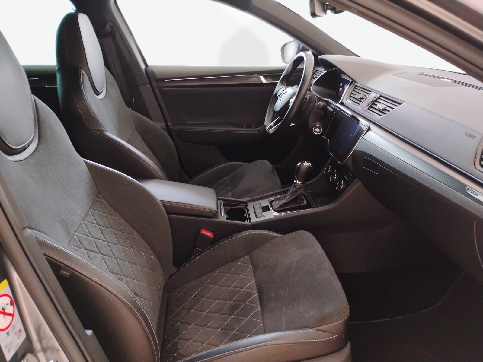 Škoda Superb Combi - zdjęcie 16