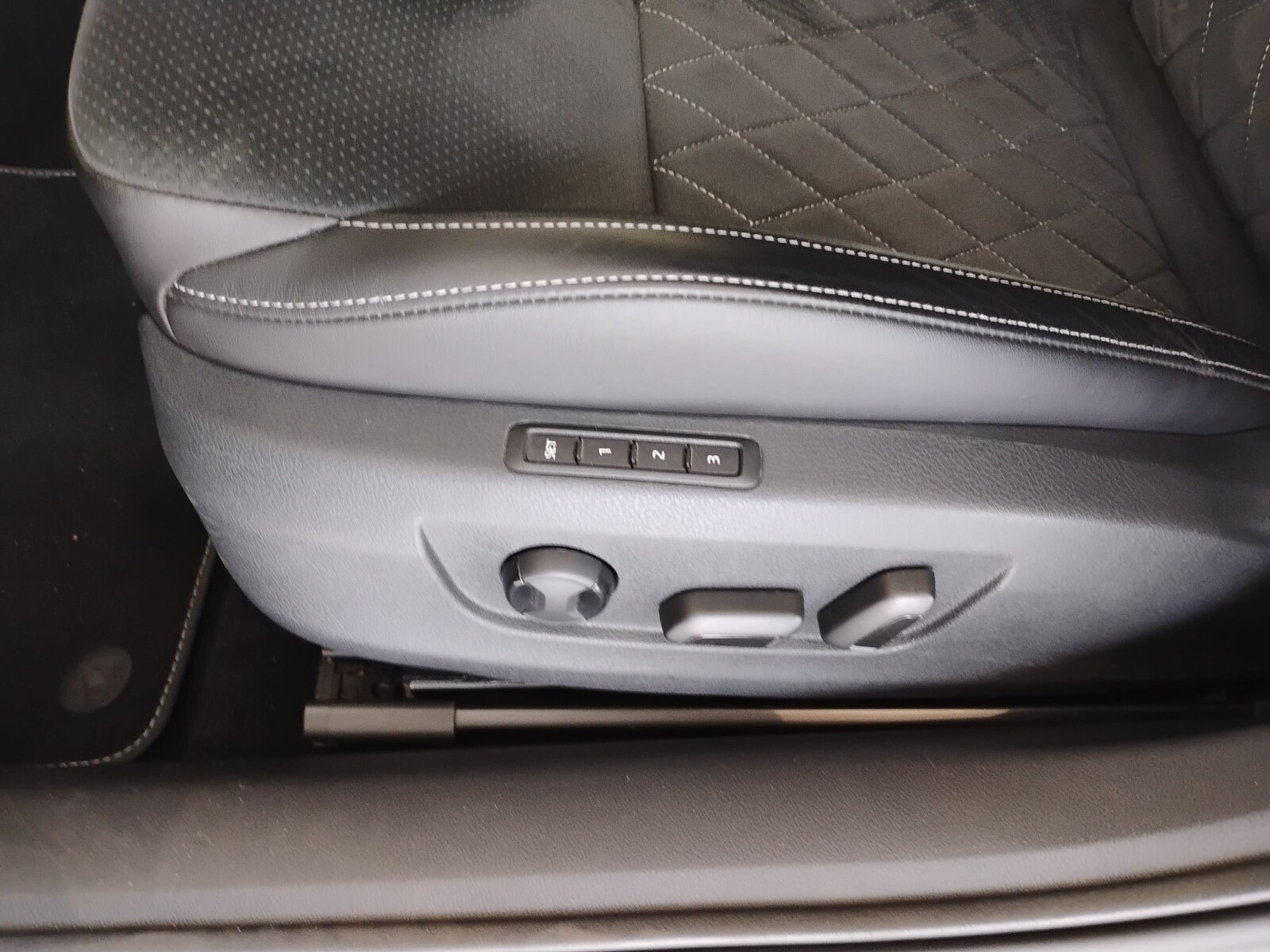 Škoda Superb Combi - zdjęcie 12