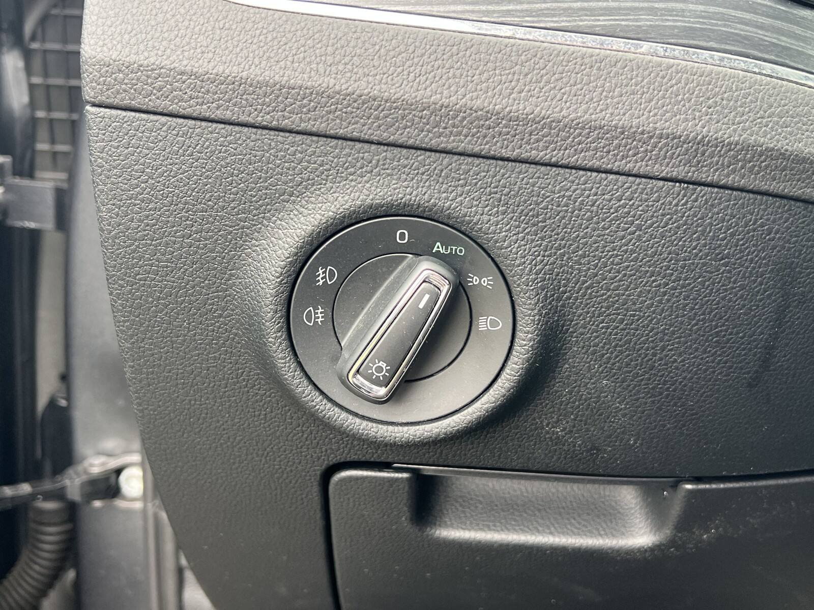 Škoda Superb Combi - zdjęcie 18