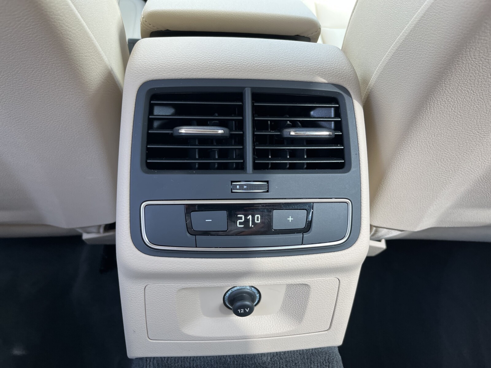 Audi A4 Avant - zdjęcie 16