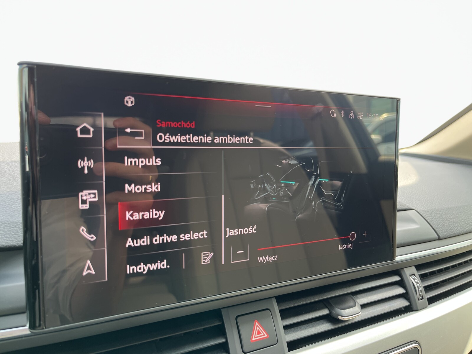 Audi A4 Avant - zdjęcie 40