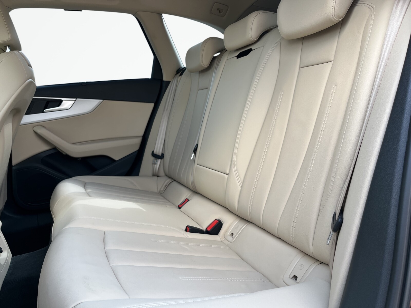 Audi A4 Avant - zdjęcie 15