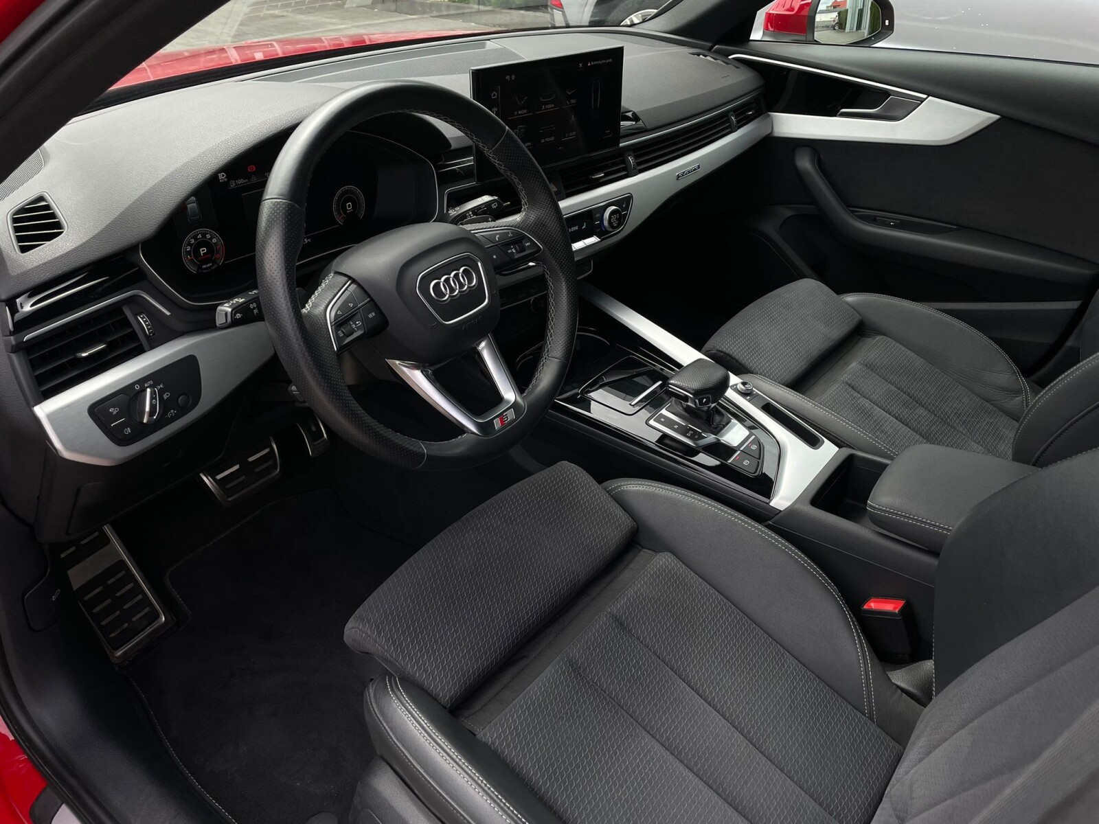 Audi A4 Avant - zdjęcie 19