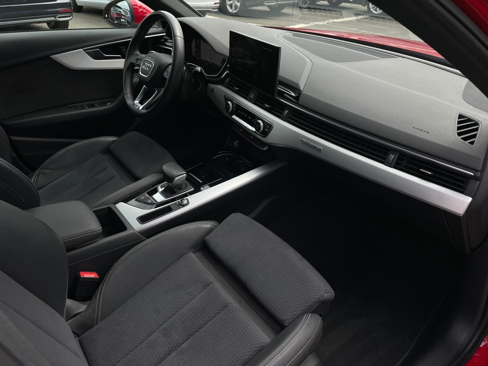 Audi A4 Avant - zdjęcie 21